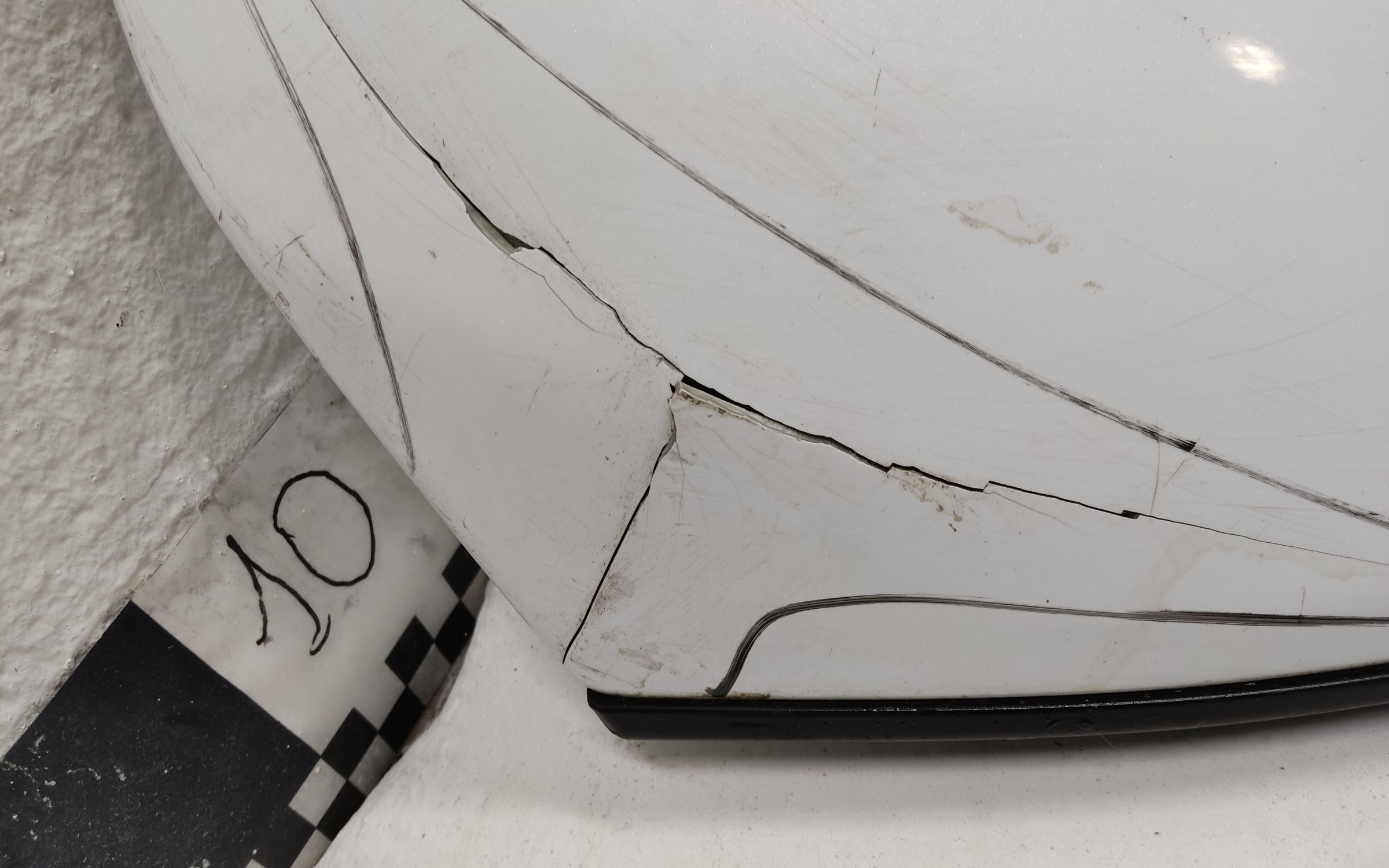 Спойлер крышки багажника Exeed TXL