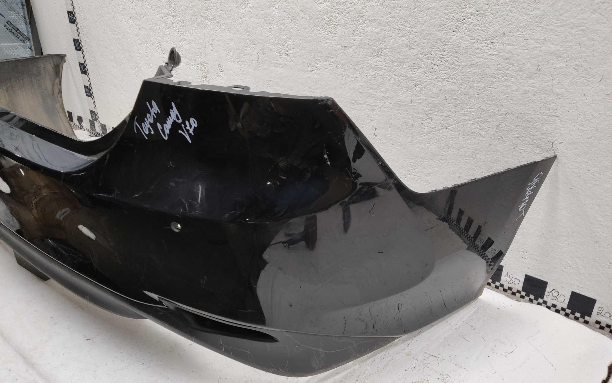 Бампер задний Toyota Camry V70