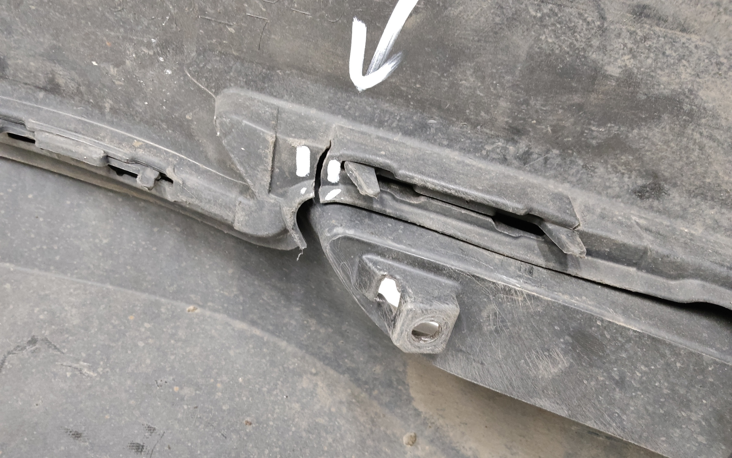 Бампер задний Toyota Camry V70