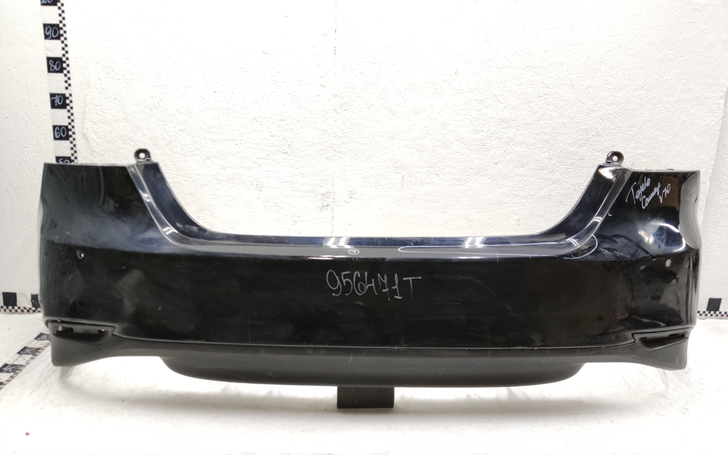 Бампер задний Toyota Camry V70