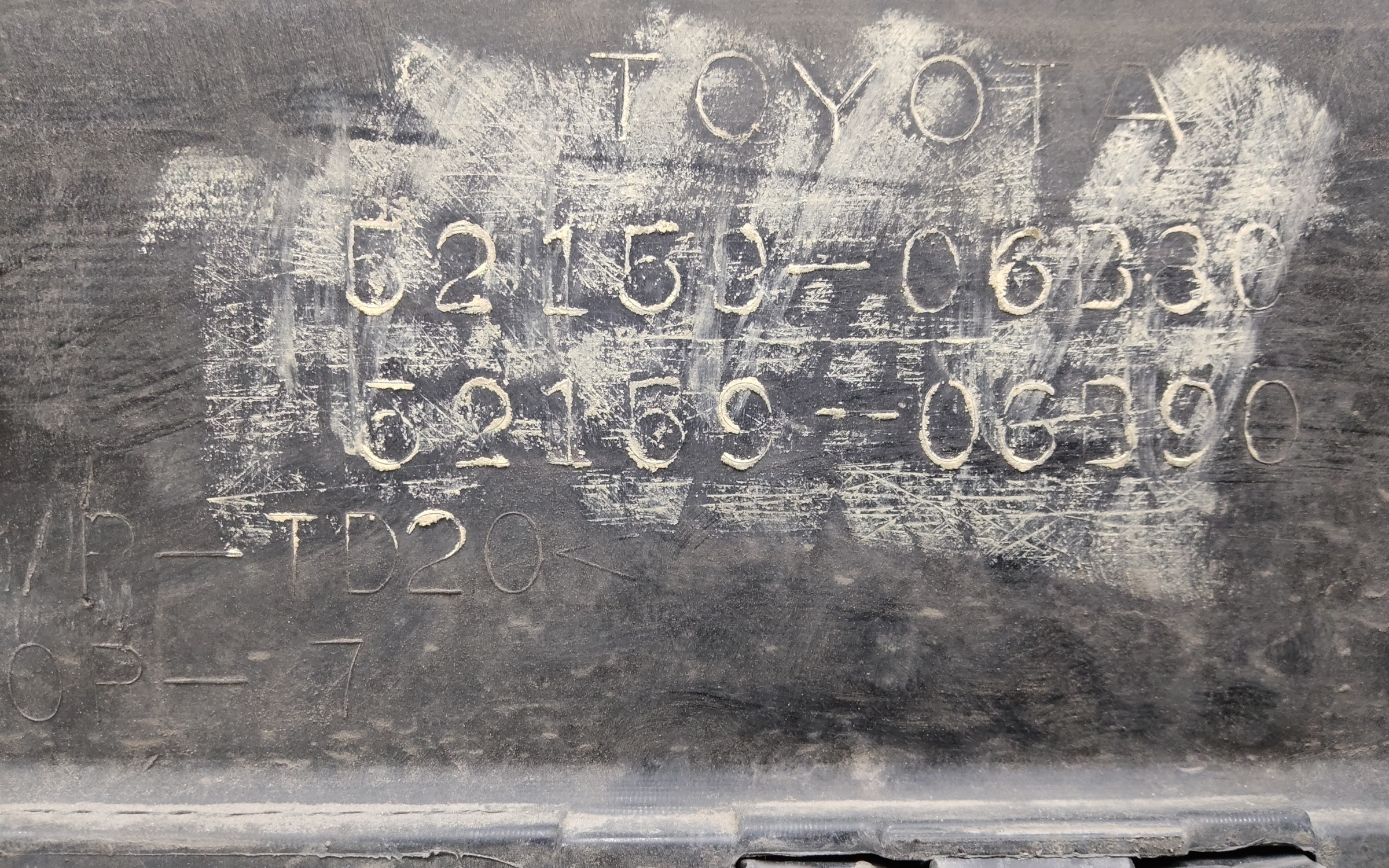 Бампер задний Toyota Camry V70