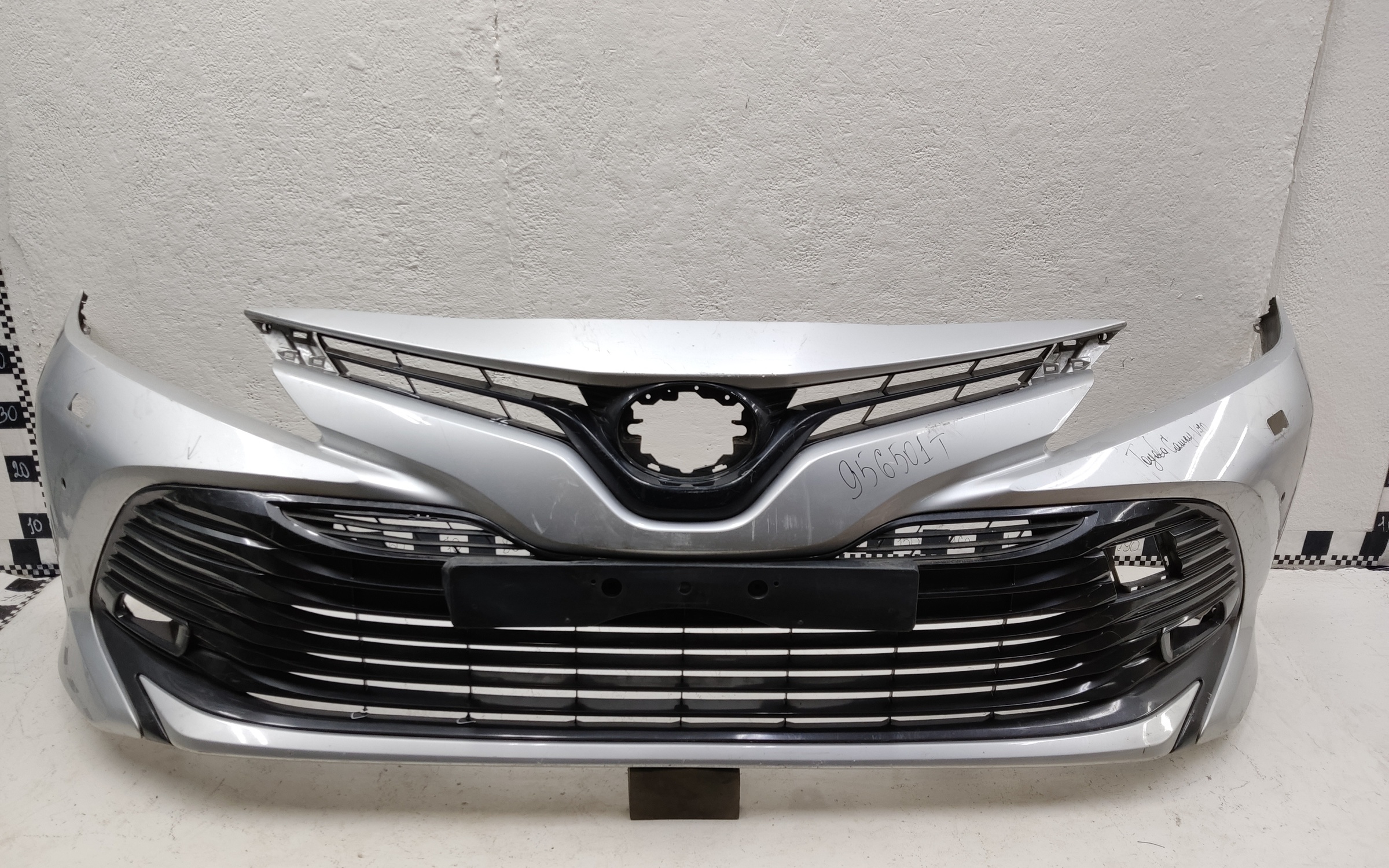 Бампер передний Toyota Camry V70