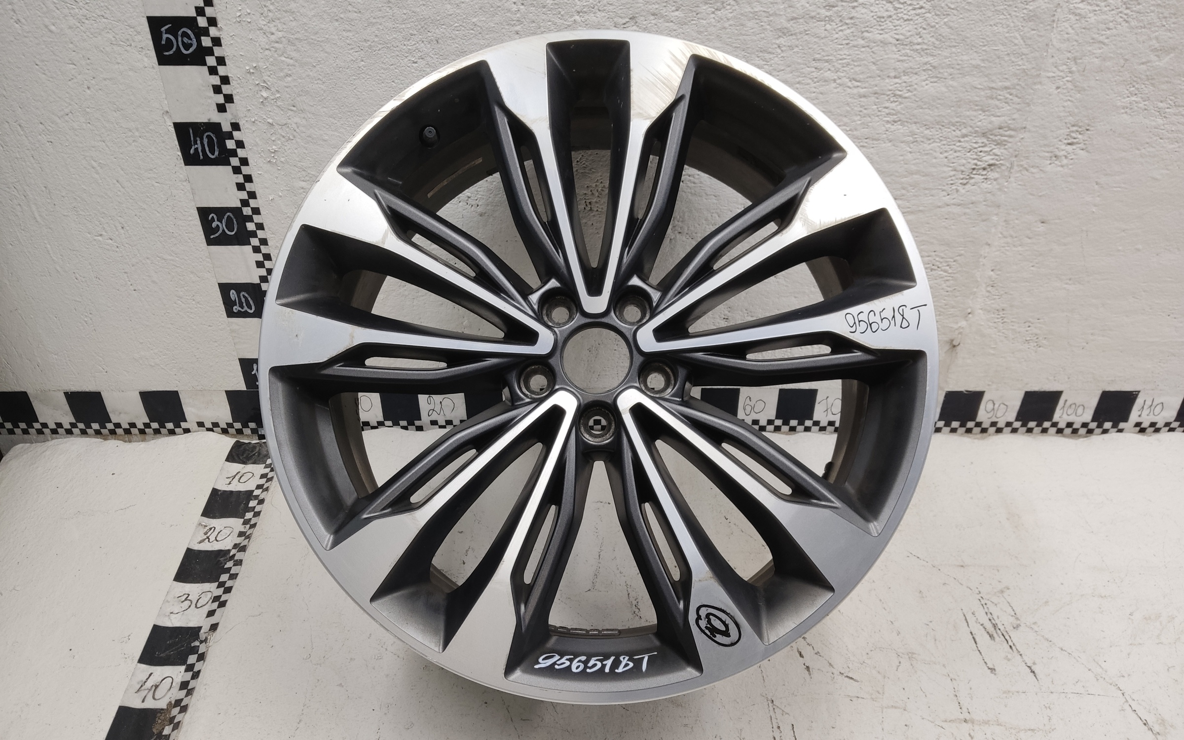 Диск колеса литой Geely Tugella R20 серый
