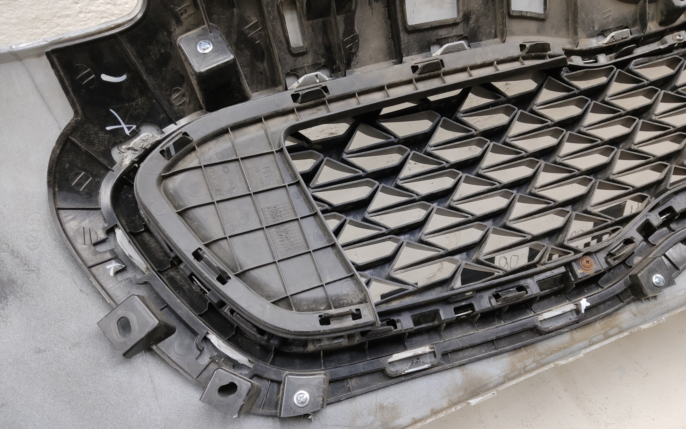 Бампер передний Kia Sportage 4 Restail