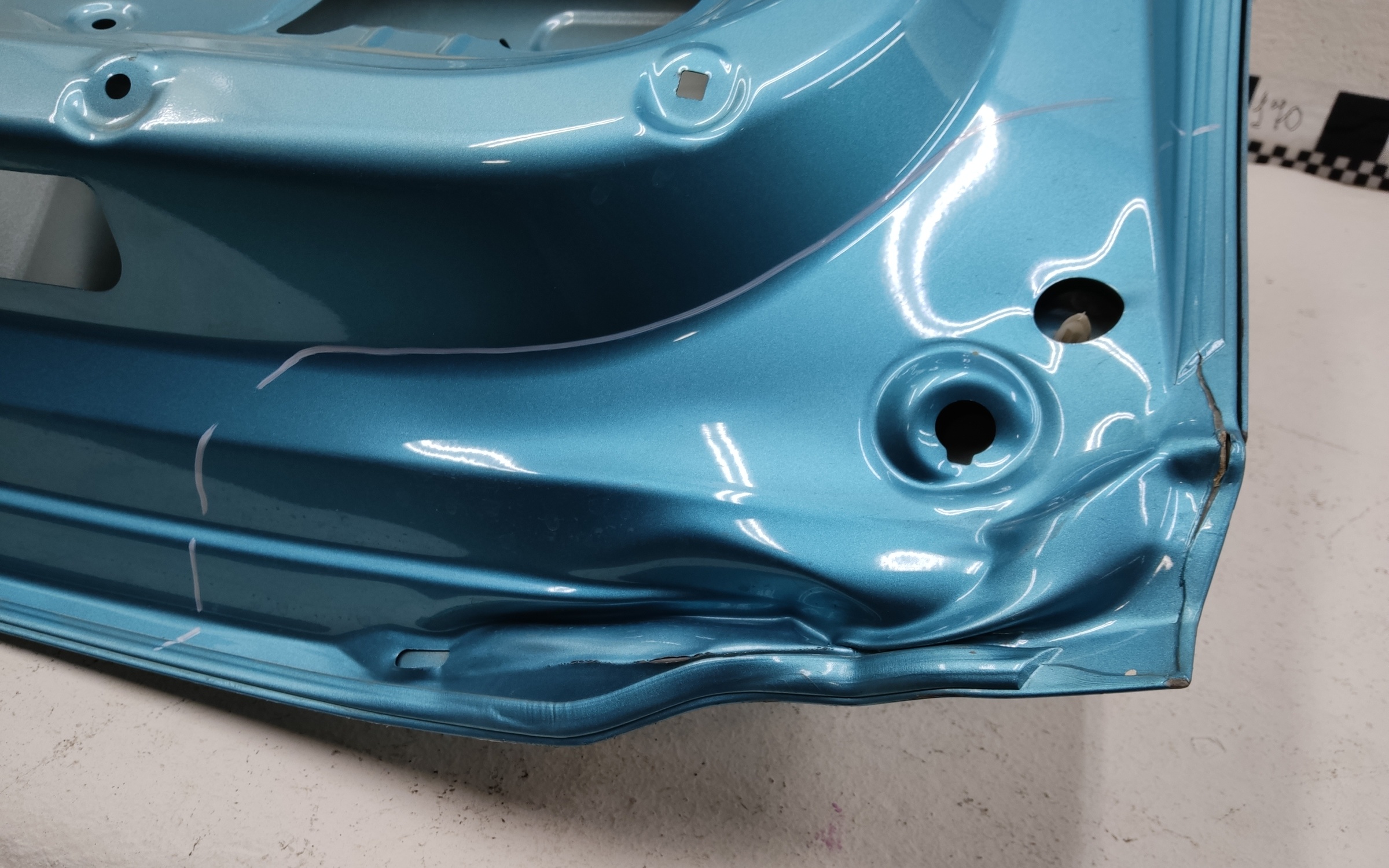 Крышка багажника Geely Coolray Restail