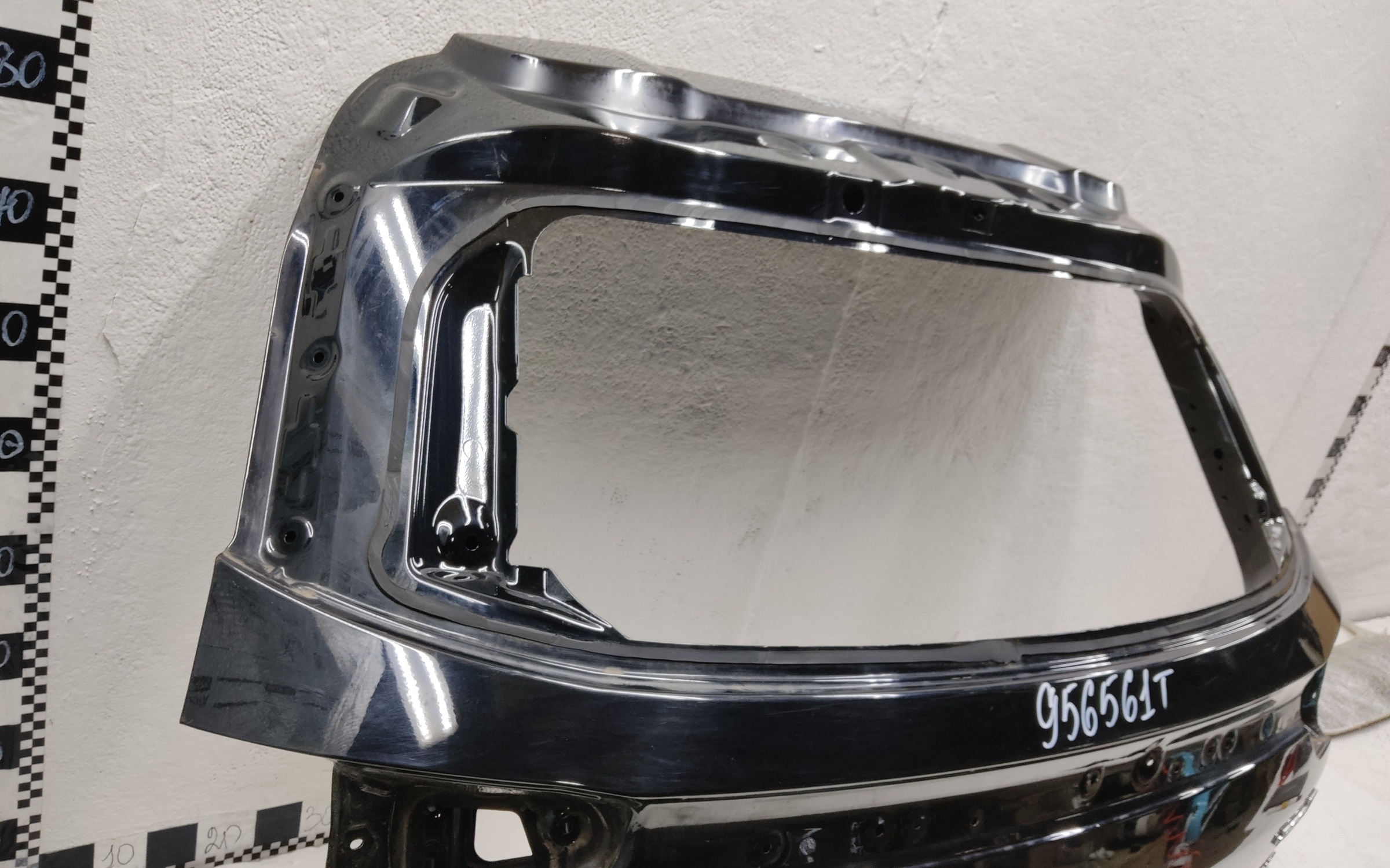 Крышка багажника Chery Tiggo 8