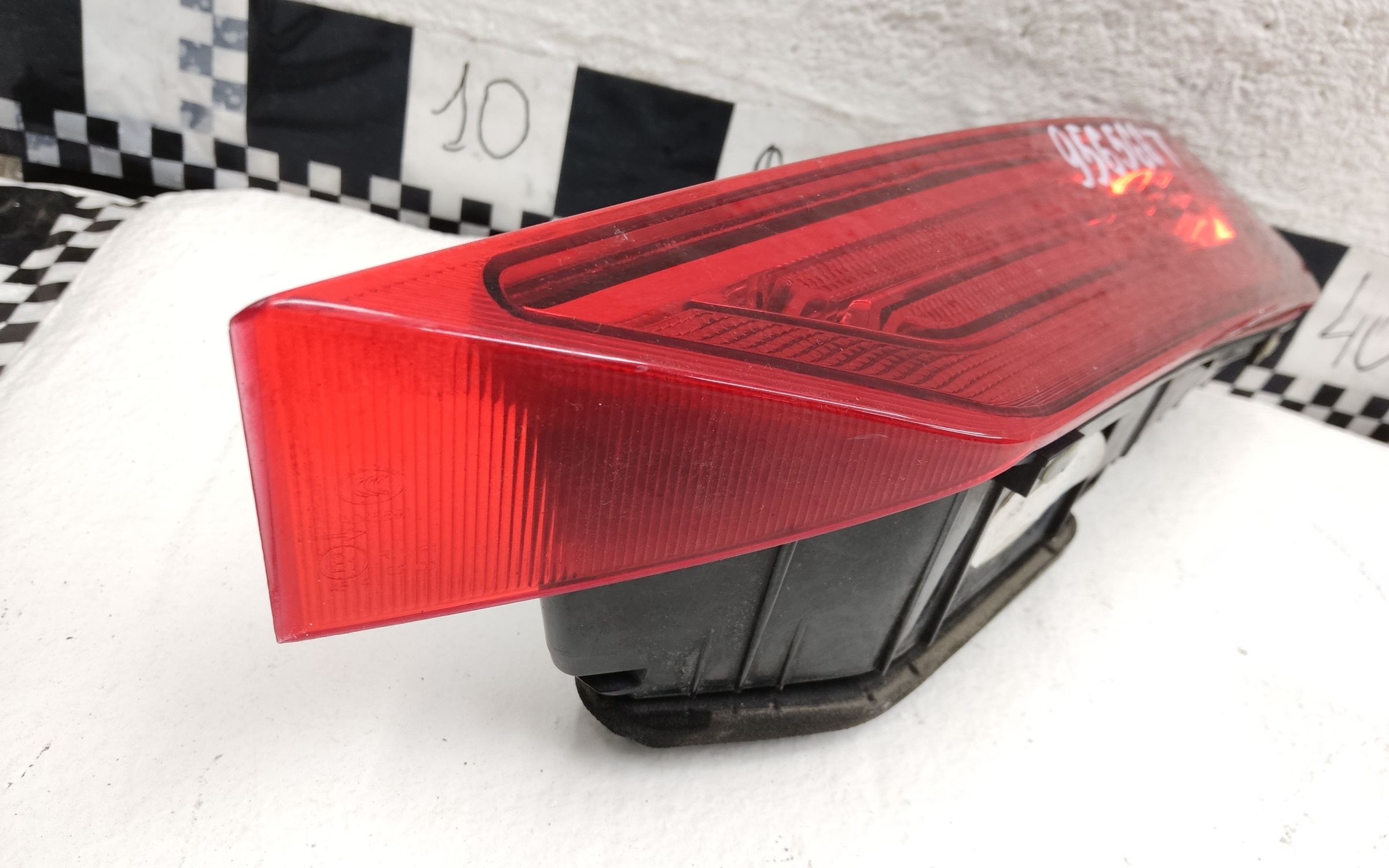 Фонарь задний правый внутренний Volvo XC60 2 LED