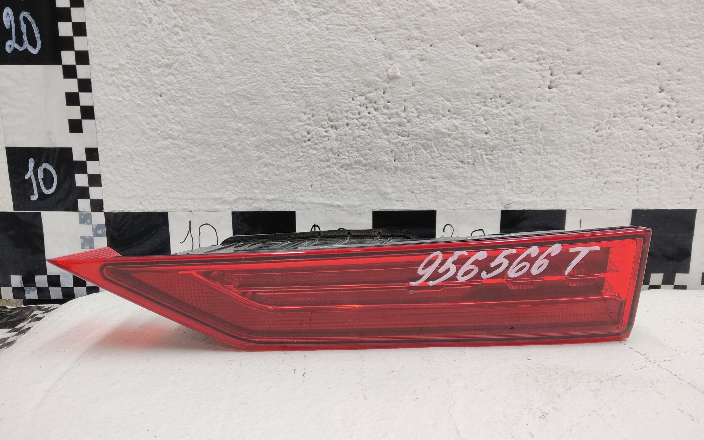 Фонарь задний правый внутренний Volvo XC60 2 LED