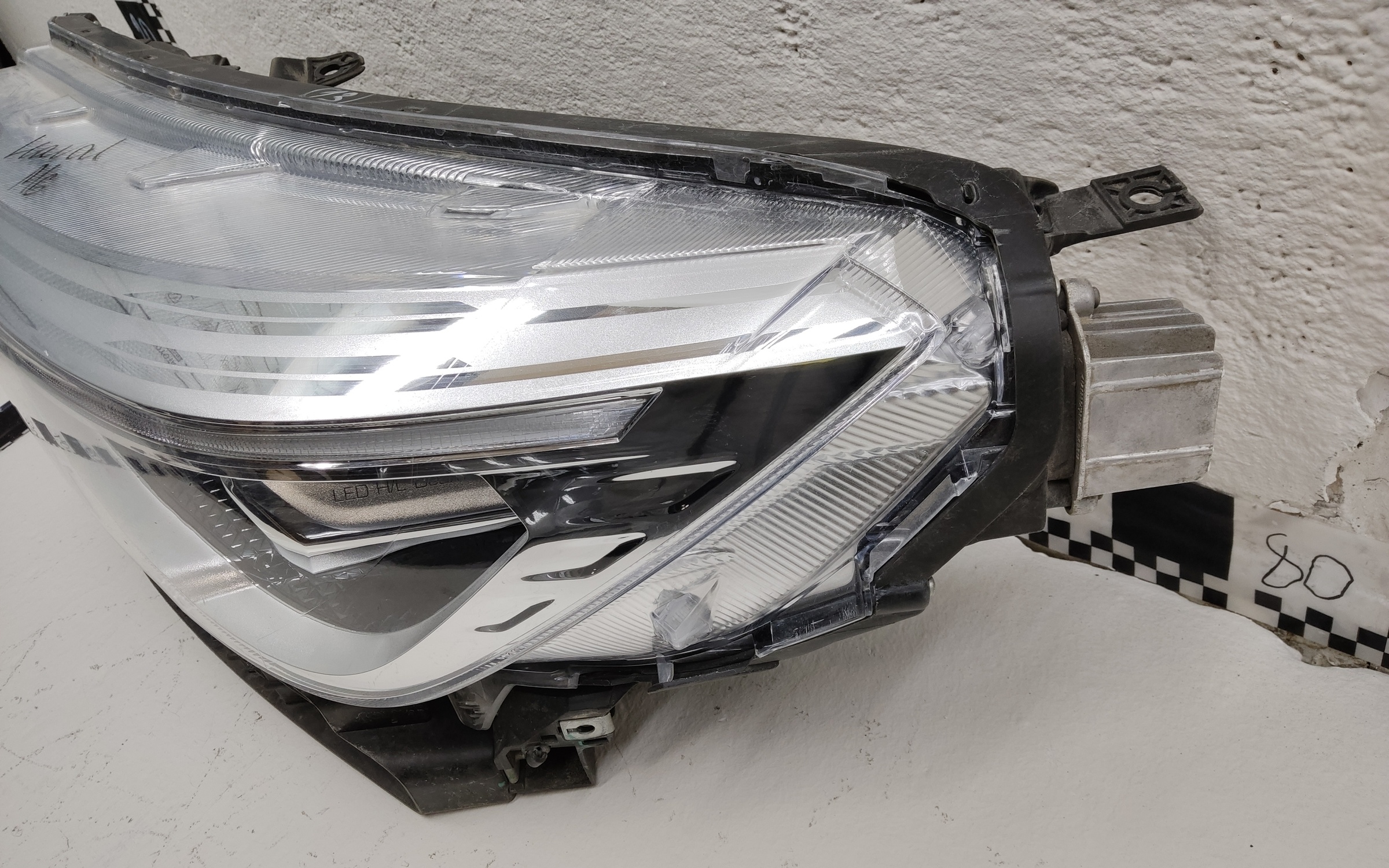 Фара передняя левая Haval M6 2 LED