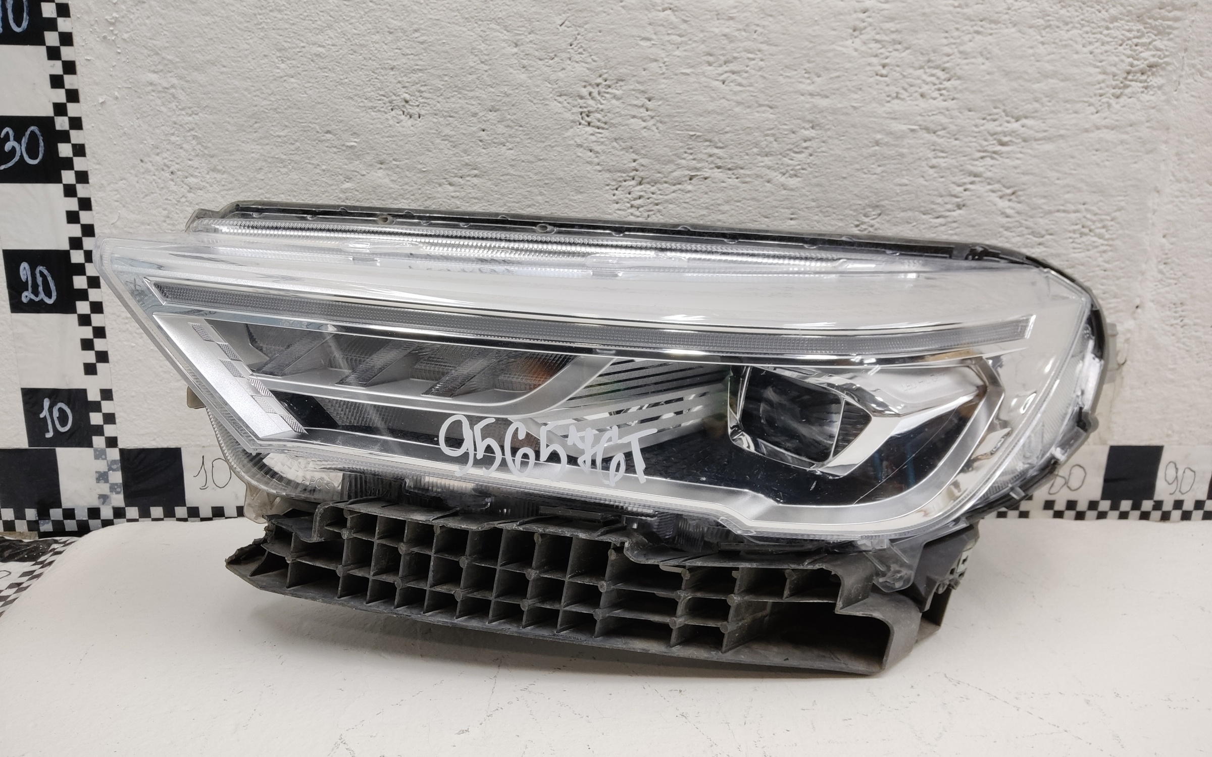 Фара передняя левая Haval M6 2 LED