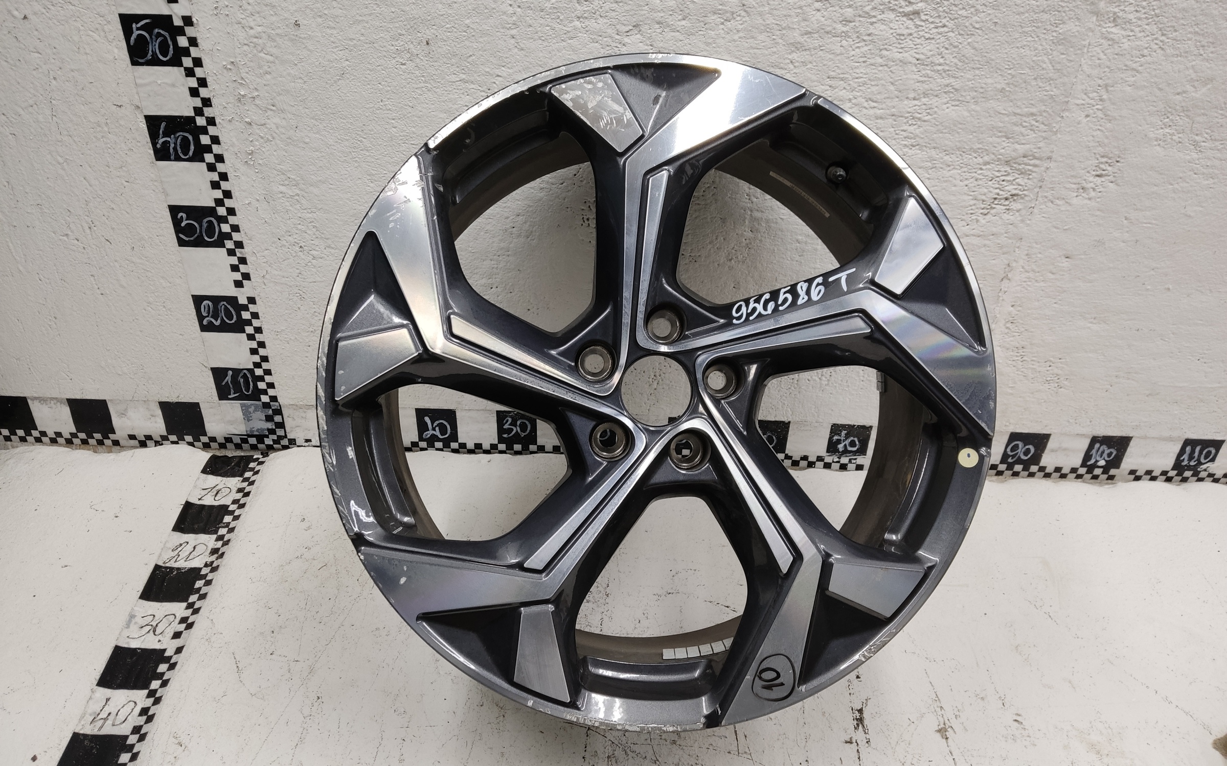 Диск колеса литой Geely Atlas 2 R19
