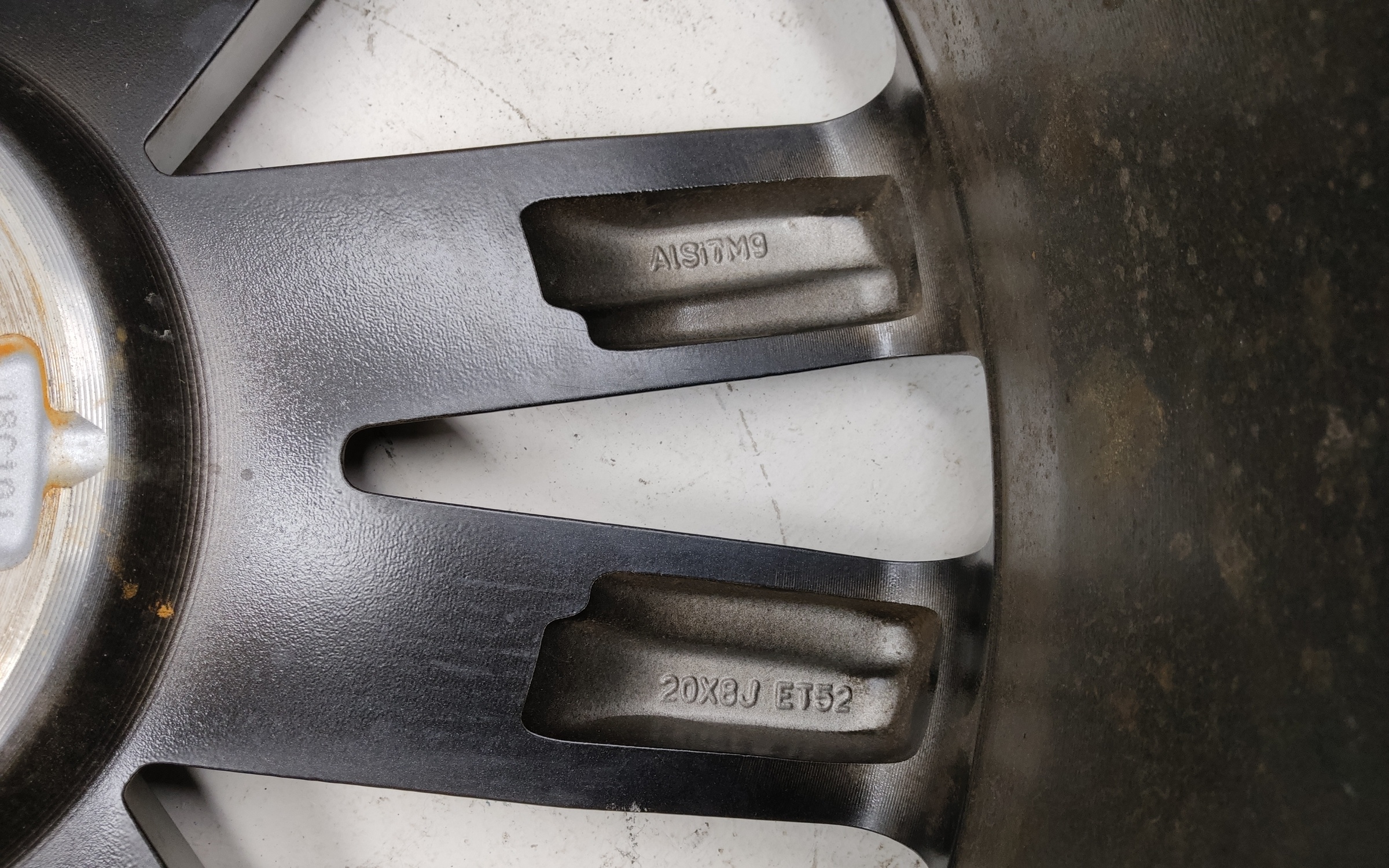 Диск колеса литой Geely Monjaro R20