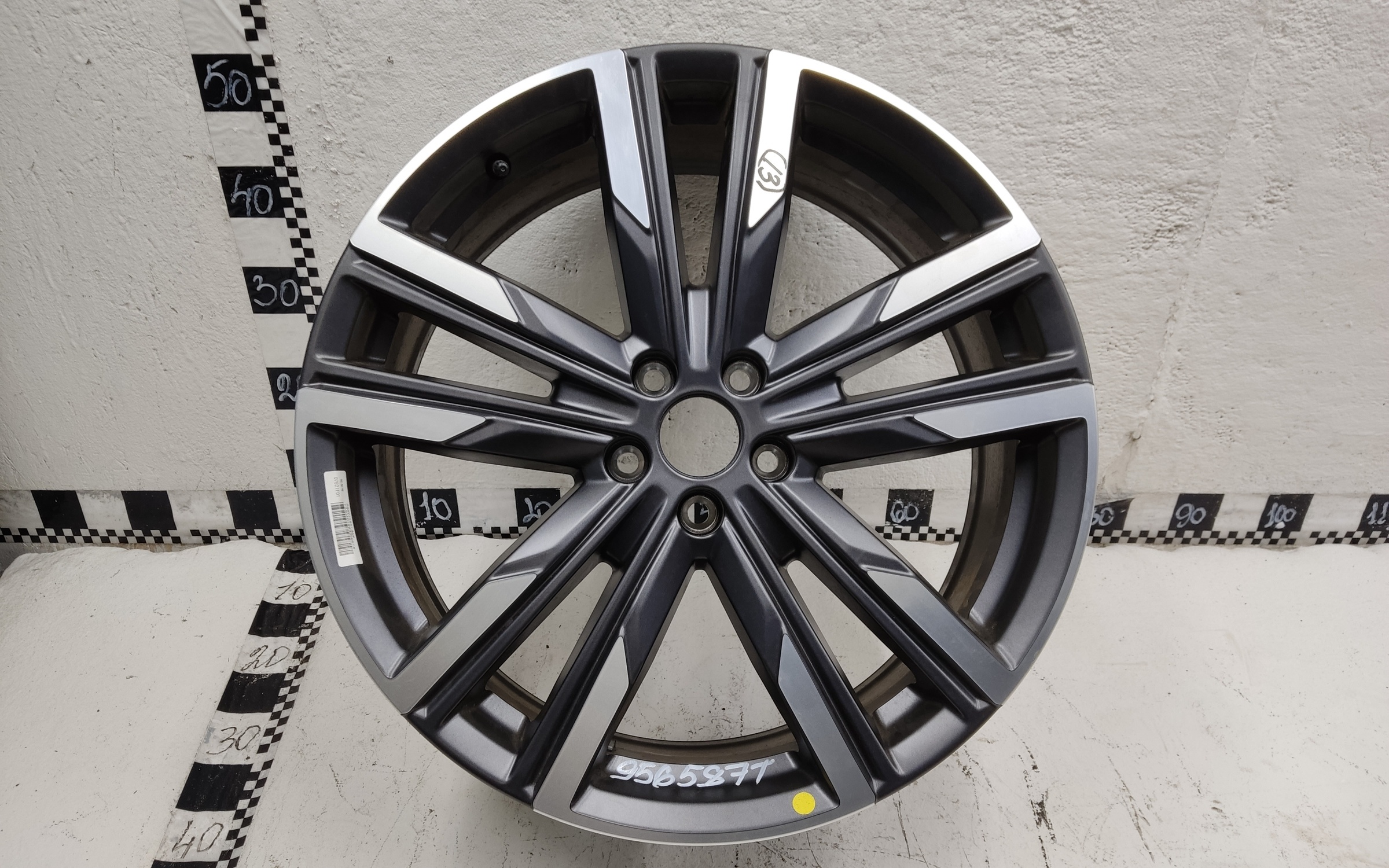 Диск колеса литой Geely Monjaro R20