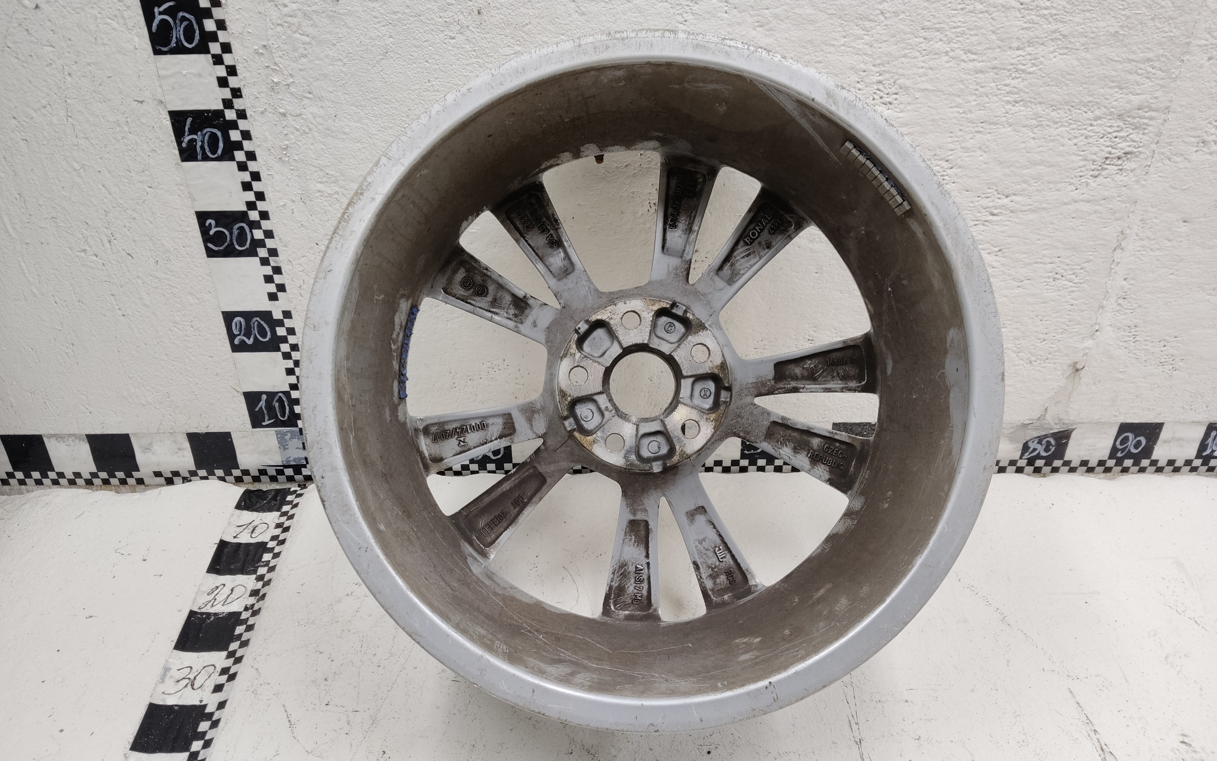 Диск колеса литой Audi Q3 2 R18