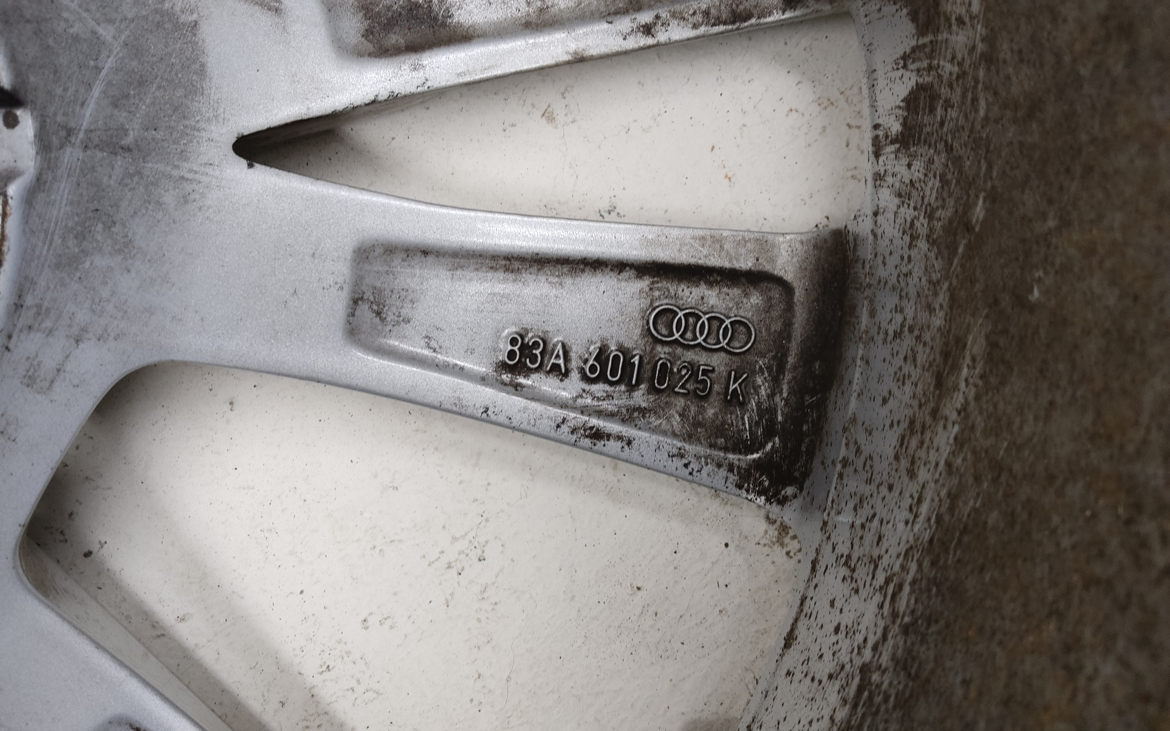 Диск колеса литой Audi Q3 2 R18