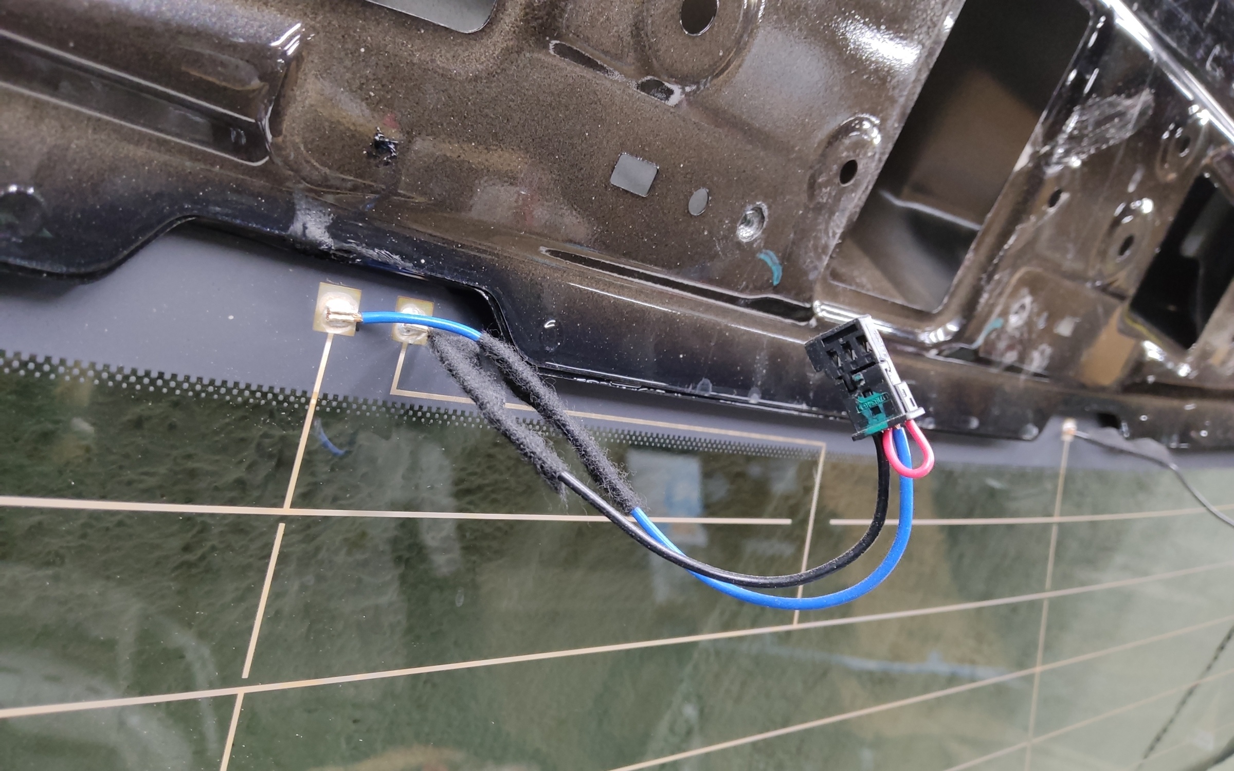 Крышка багажника Geely Monjaro