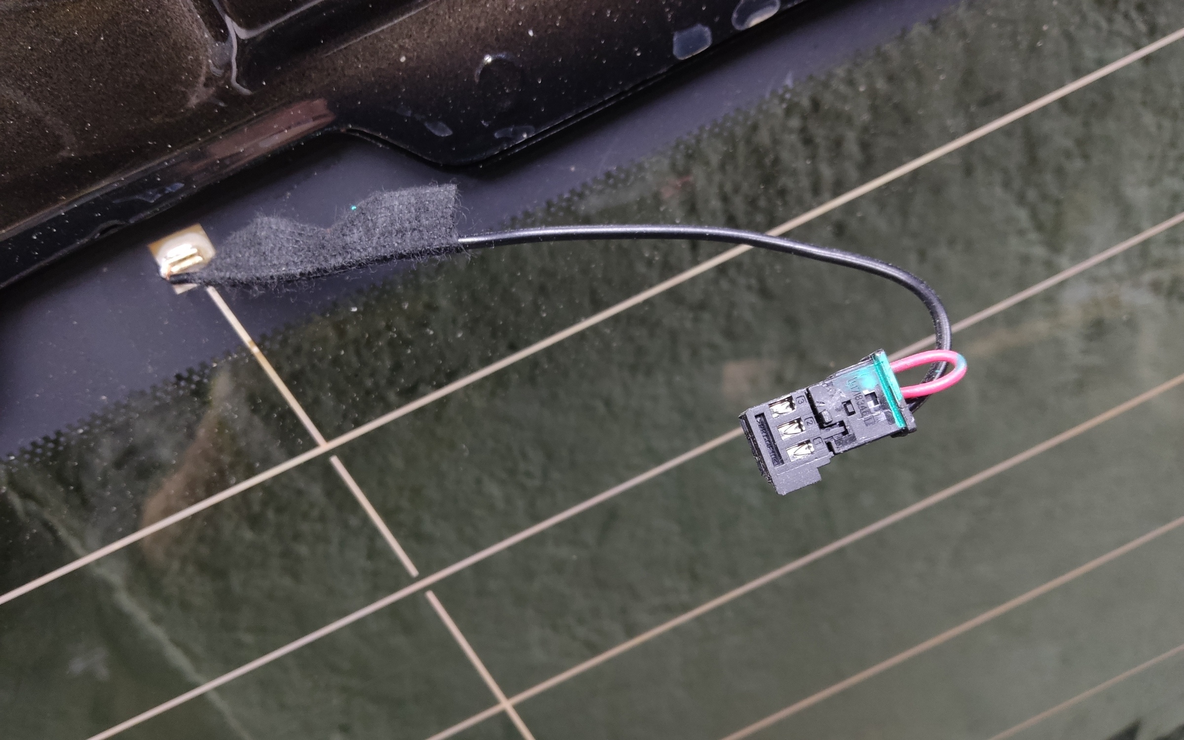 Крышка багажника Geely Monjaro