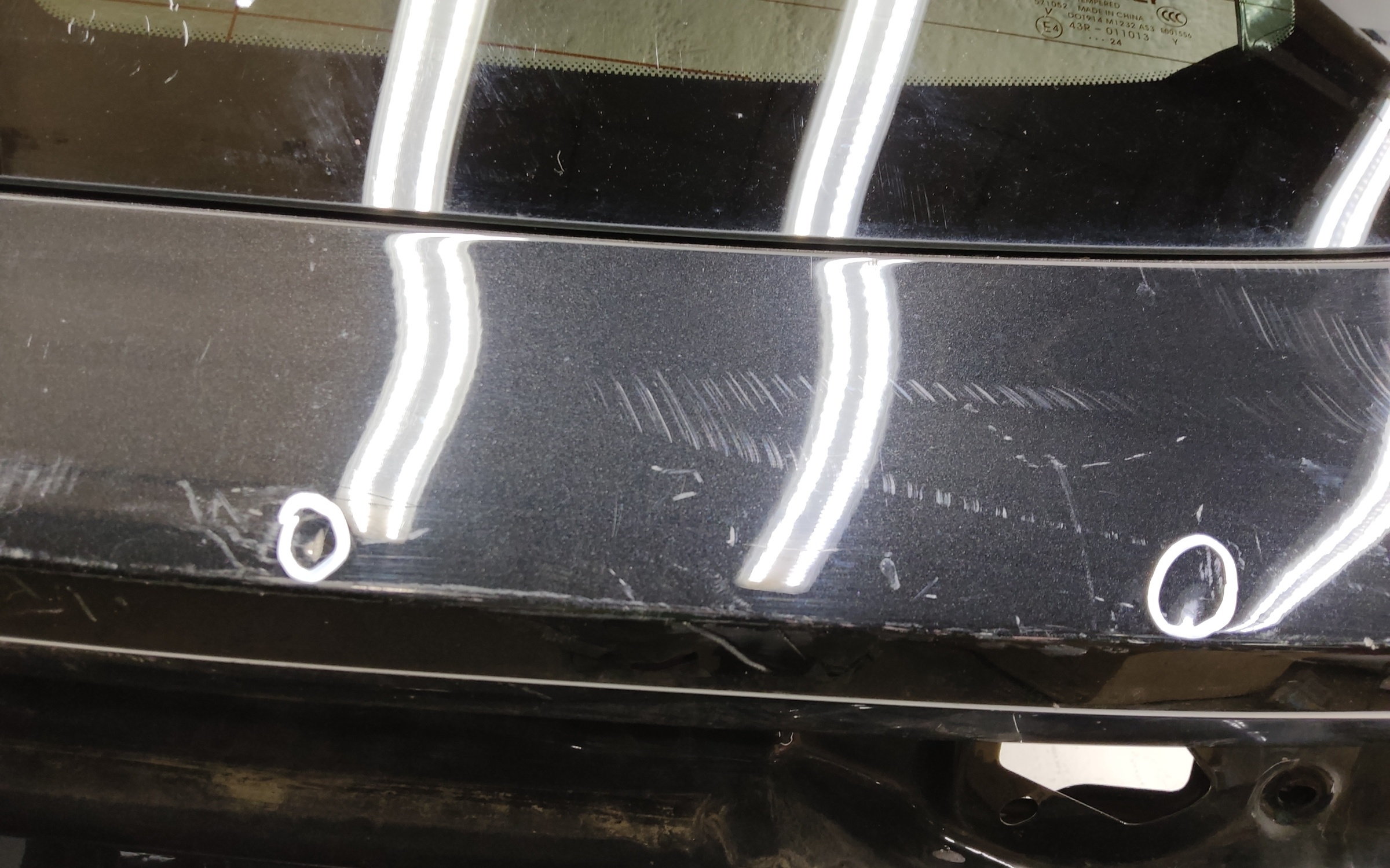 Крышка багажника Geely Monjaro