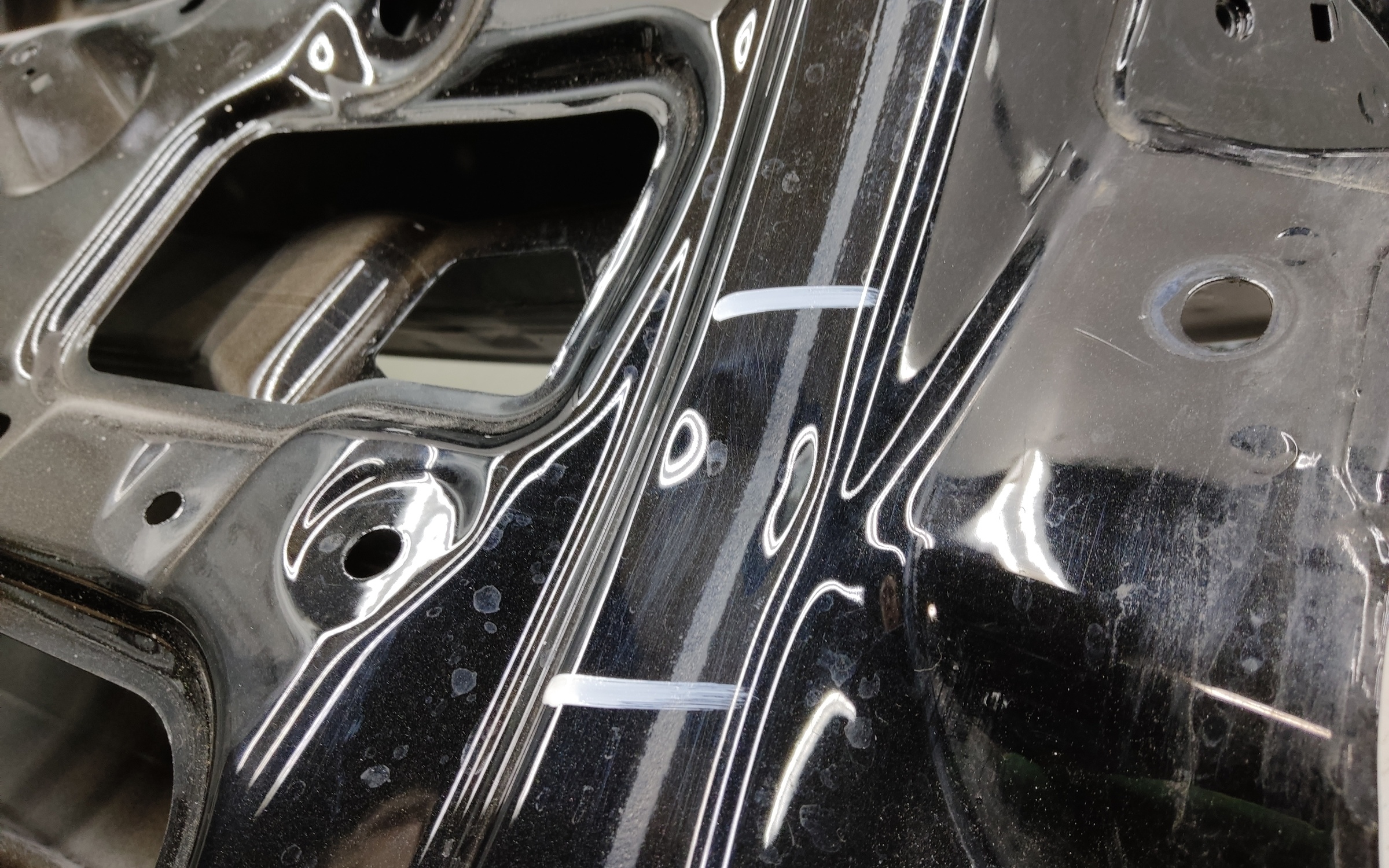 Крышка багажника Geely Monjaro