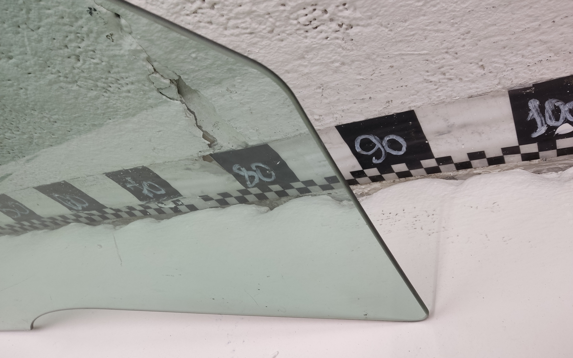 Стекло двери передней правой Skoda Fabia 2