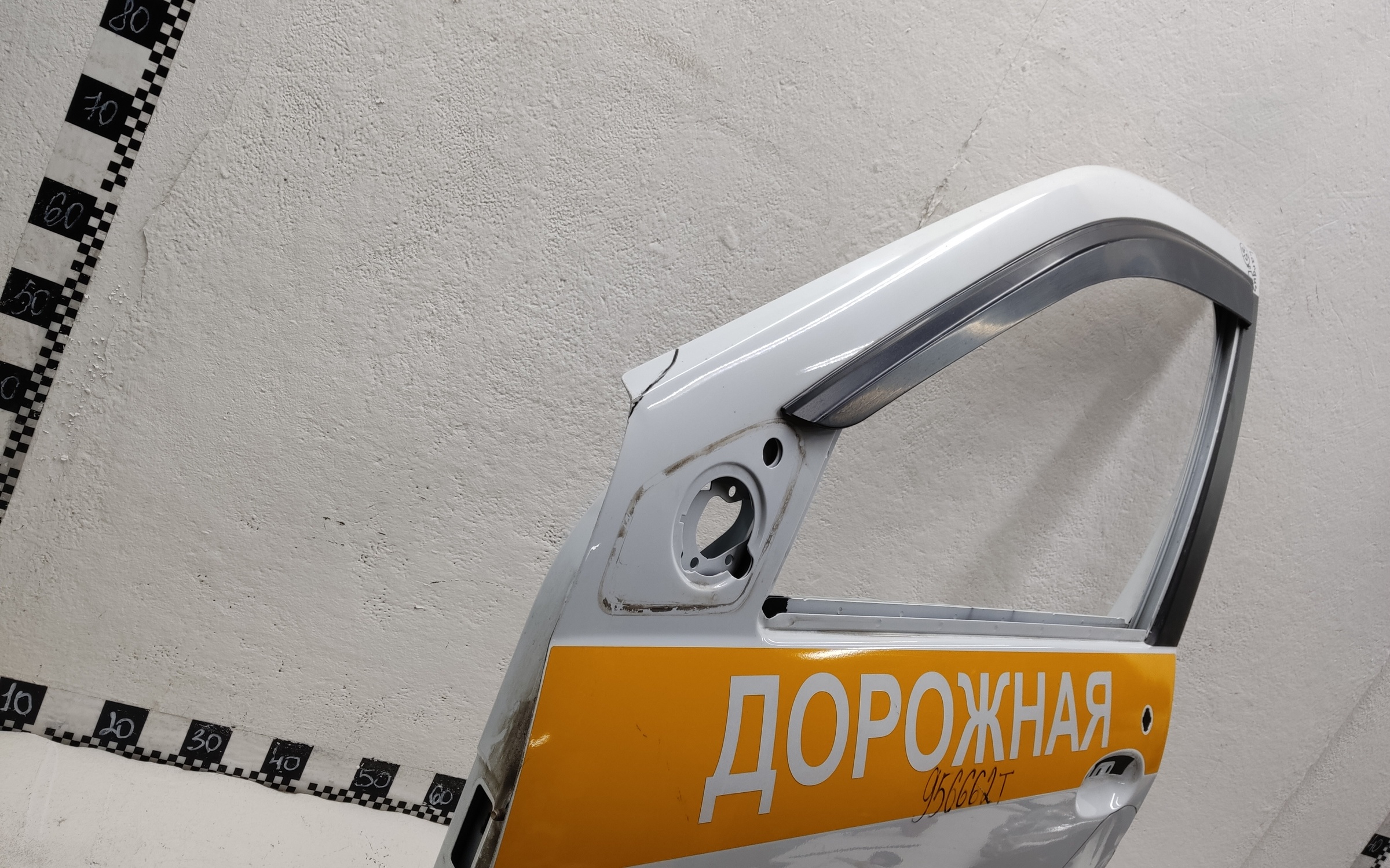 Дверь передняя левая Lada Largus 1 Restail без накладки