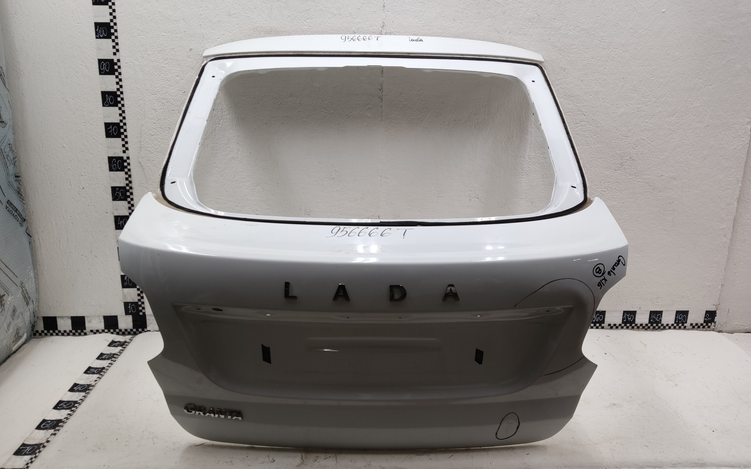 Крышка багажника Lada Granta Liftback