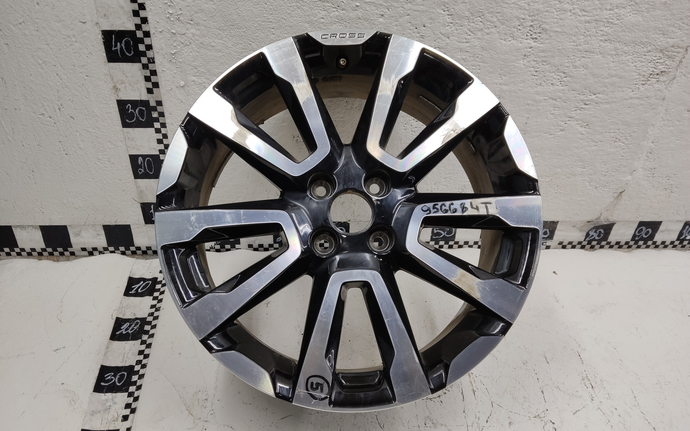 Диск колеса литой Lada Vesta Cross R17