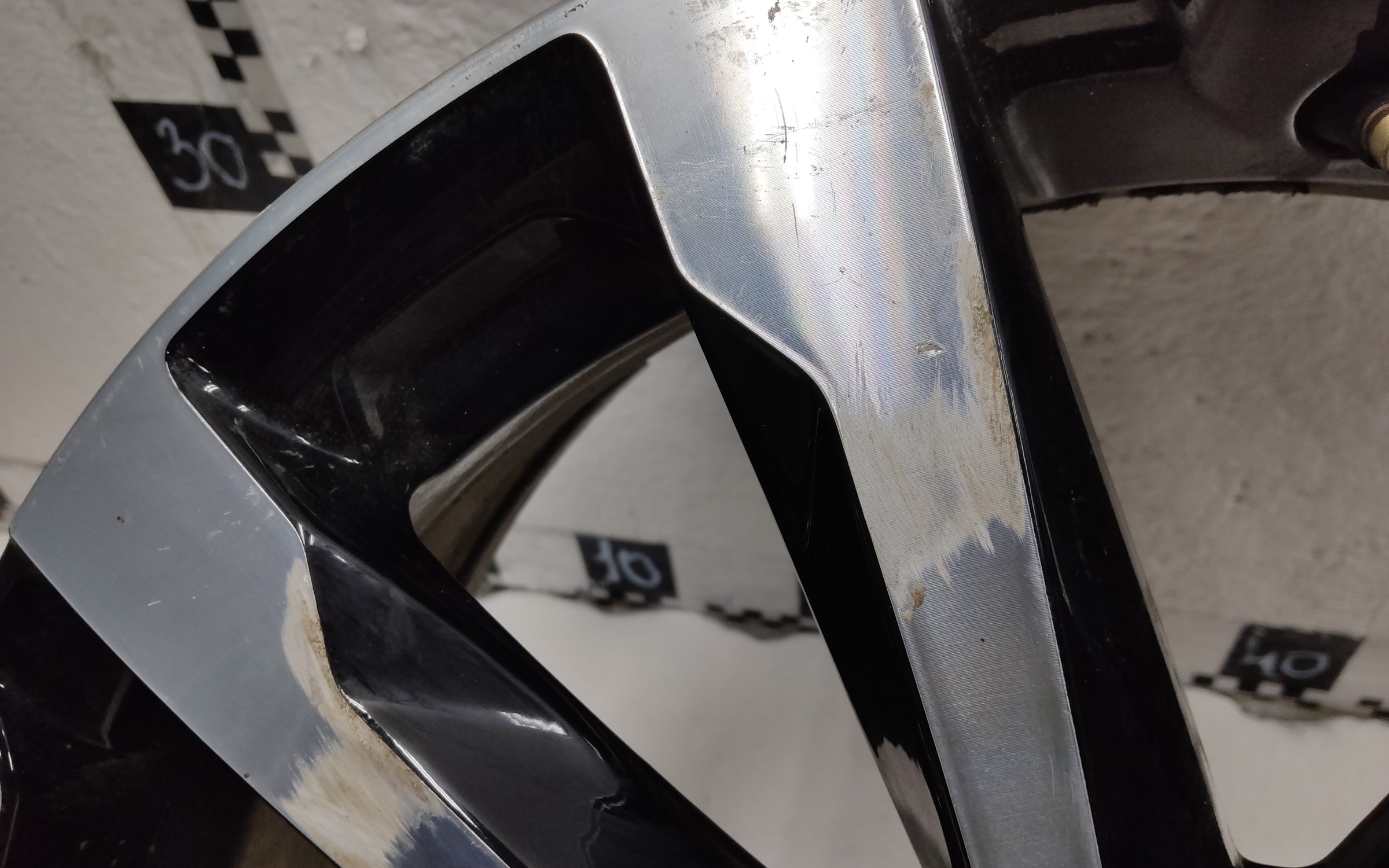 Диск колеса литой Lada Vesta Cross R17