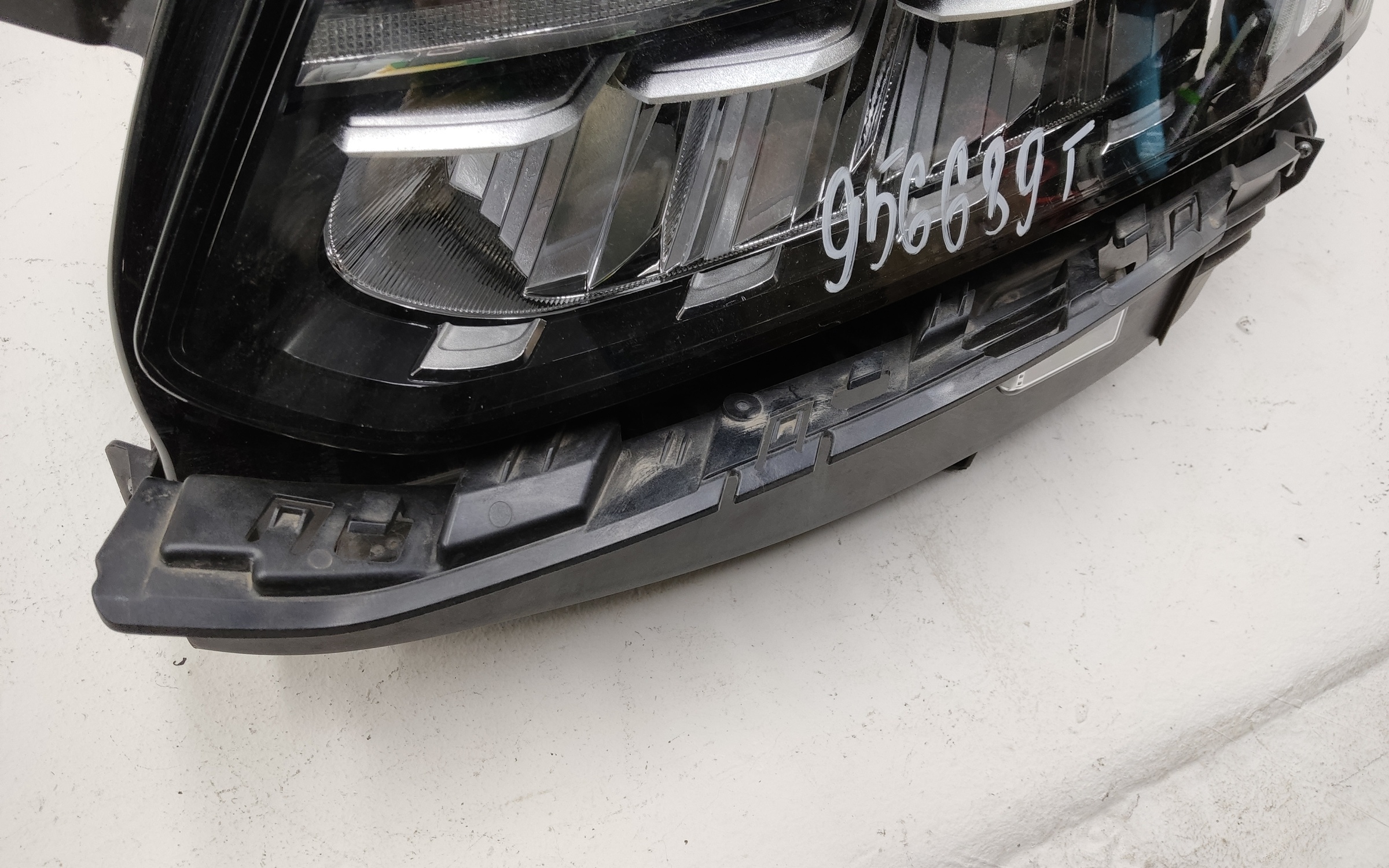 Фара передняя левая Geely Tugella Full LED