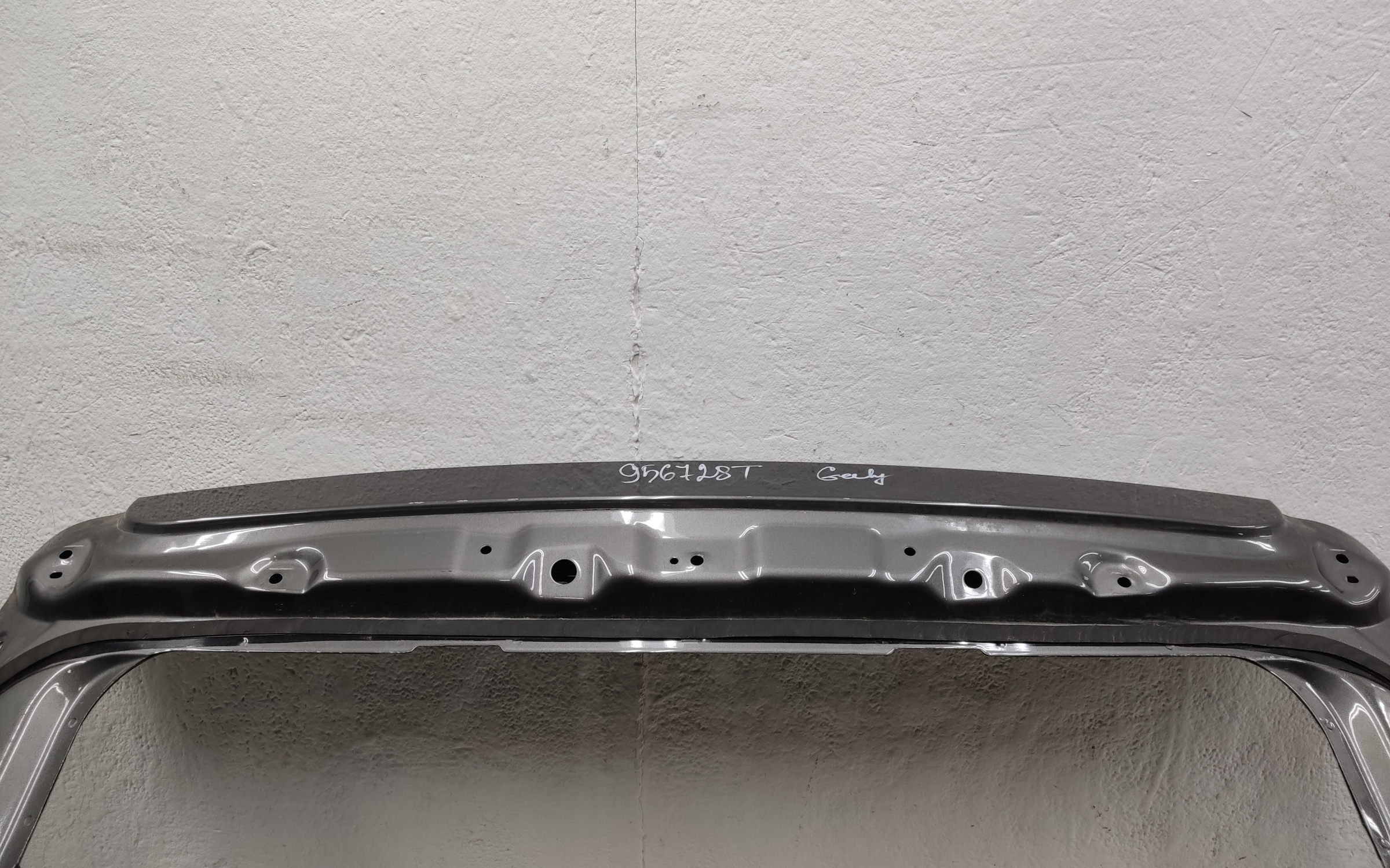 Крышка багажника Geely Atlas Pro