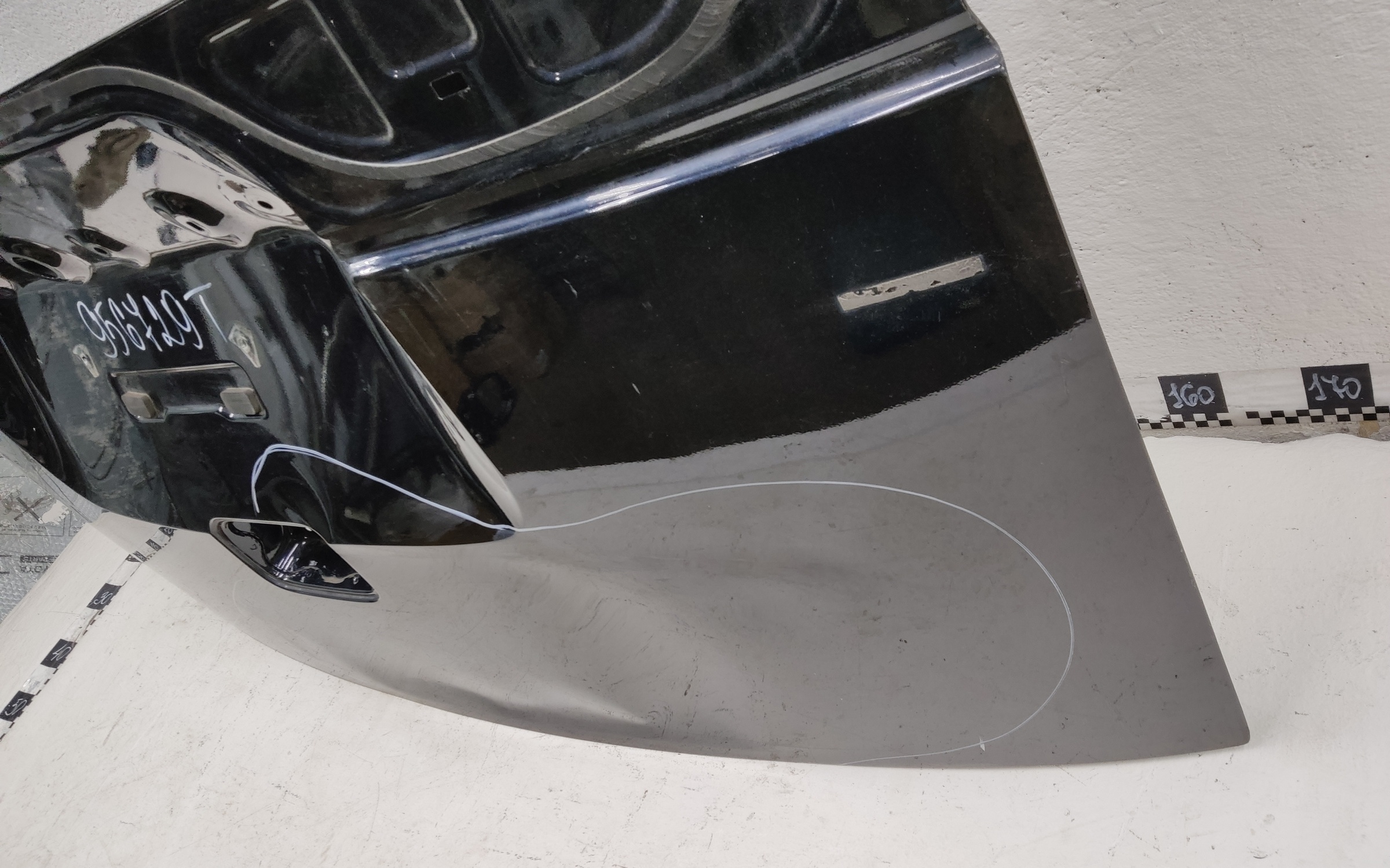 Крышка багажника Hyundai Staria