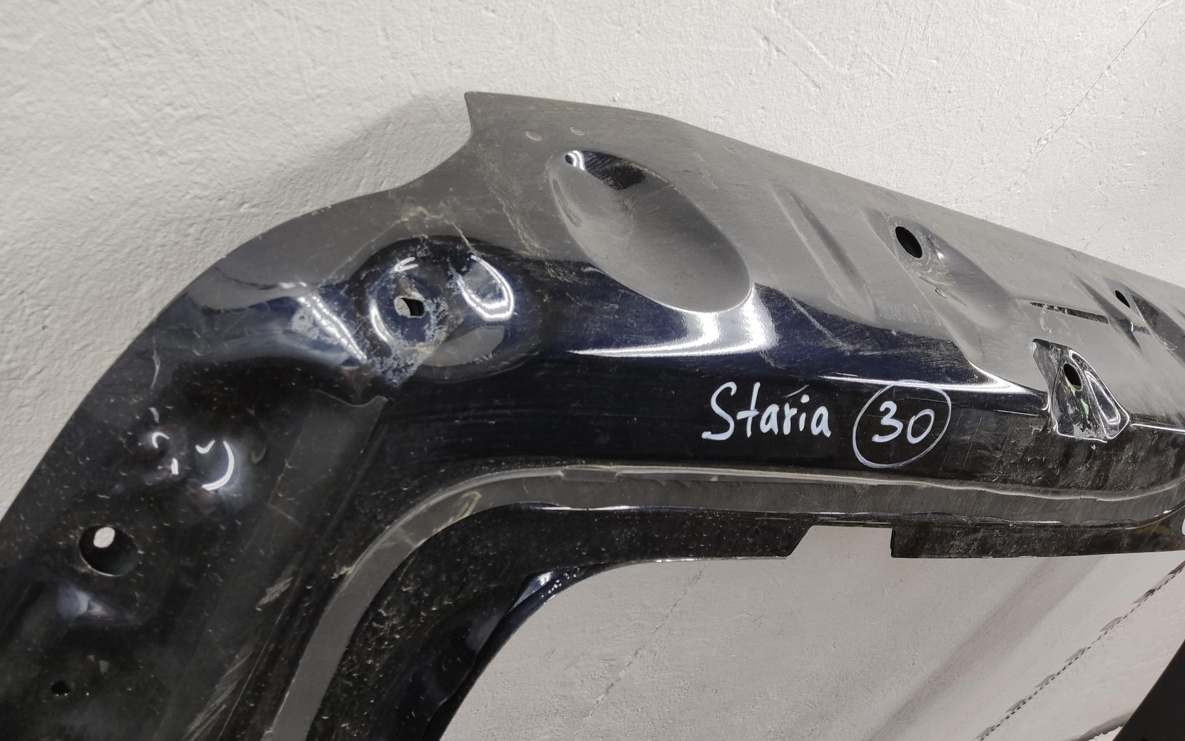 Крышка багажника Hyundai Staria