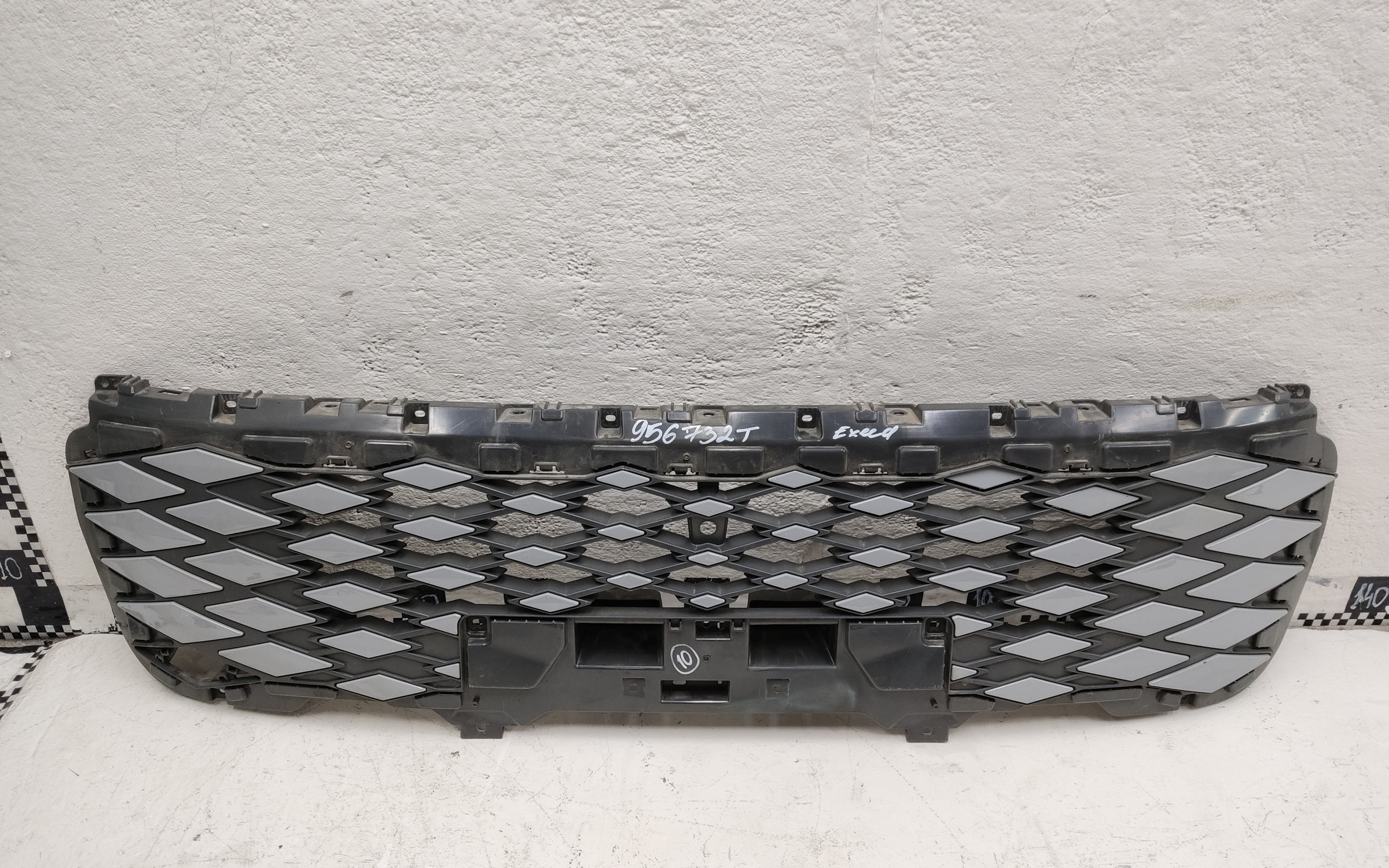 Решетка переднего бампера Exeed RX