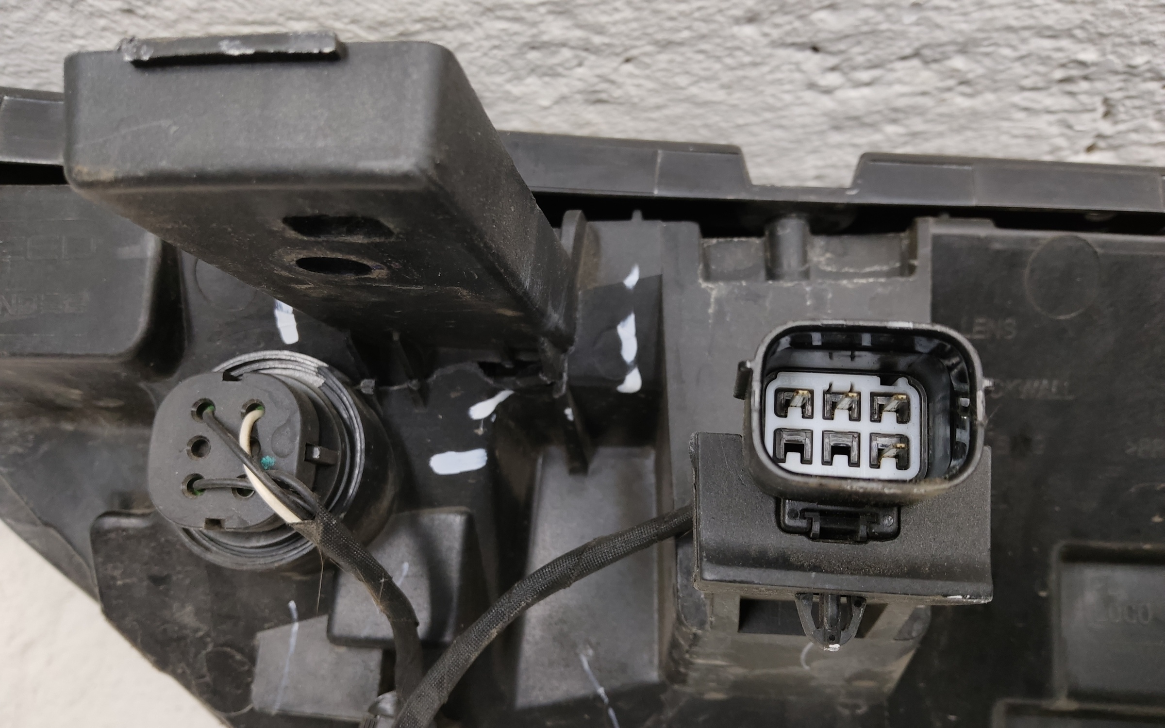 Фара ДХО передняя центральная Exeed RX