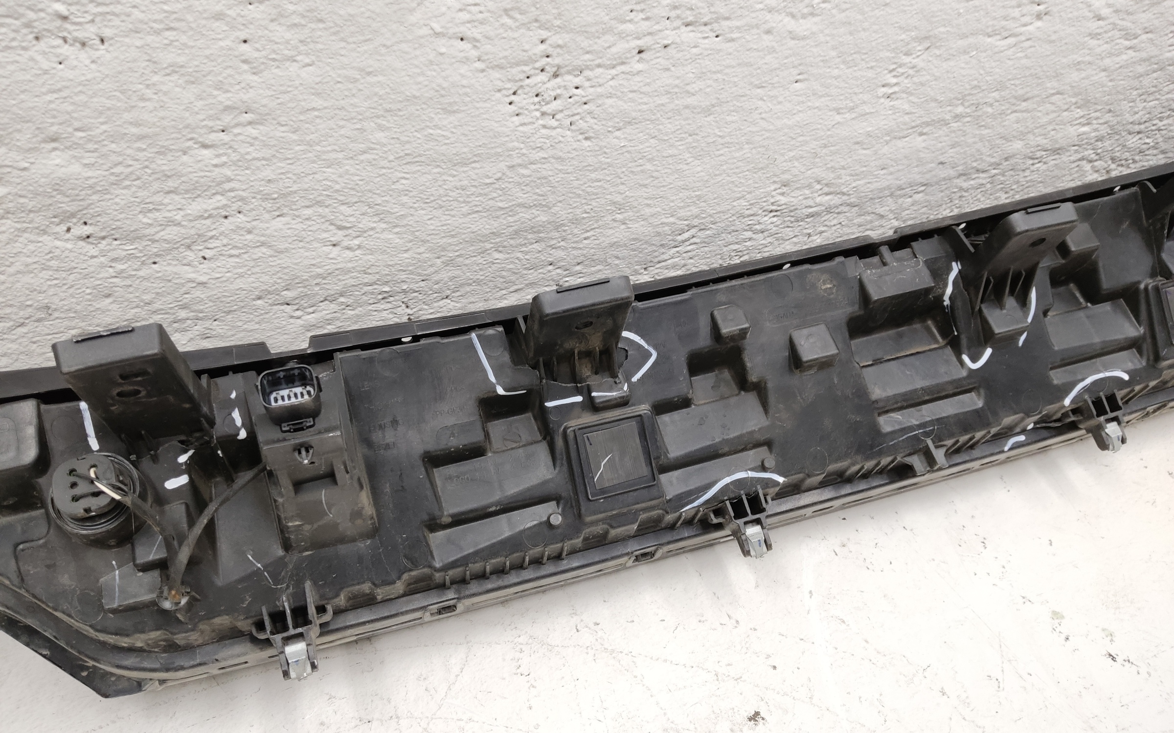 Фара ДХО передняя центральная Exeed RX