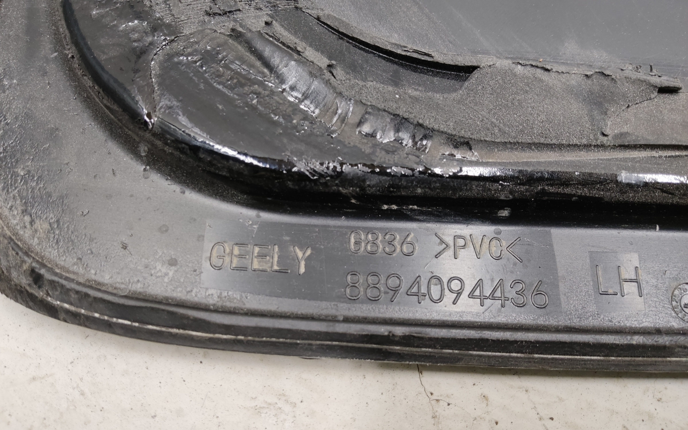 Стекло кузовное заднее левое Geely Okavango Restail