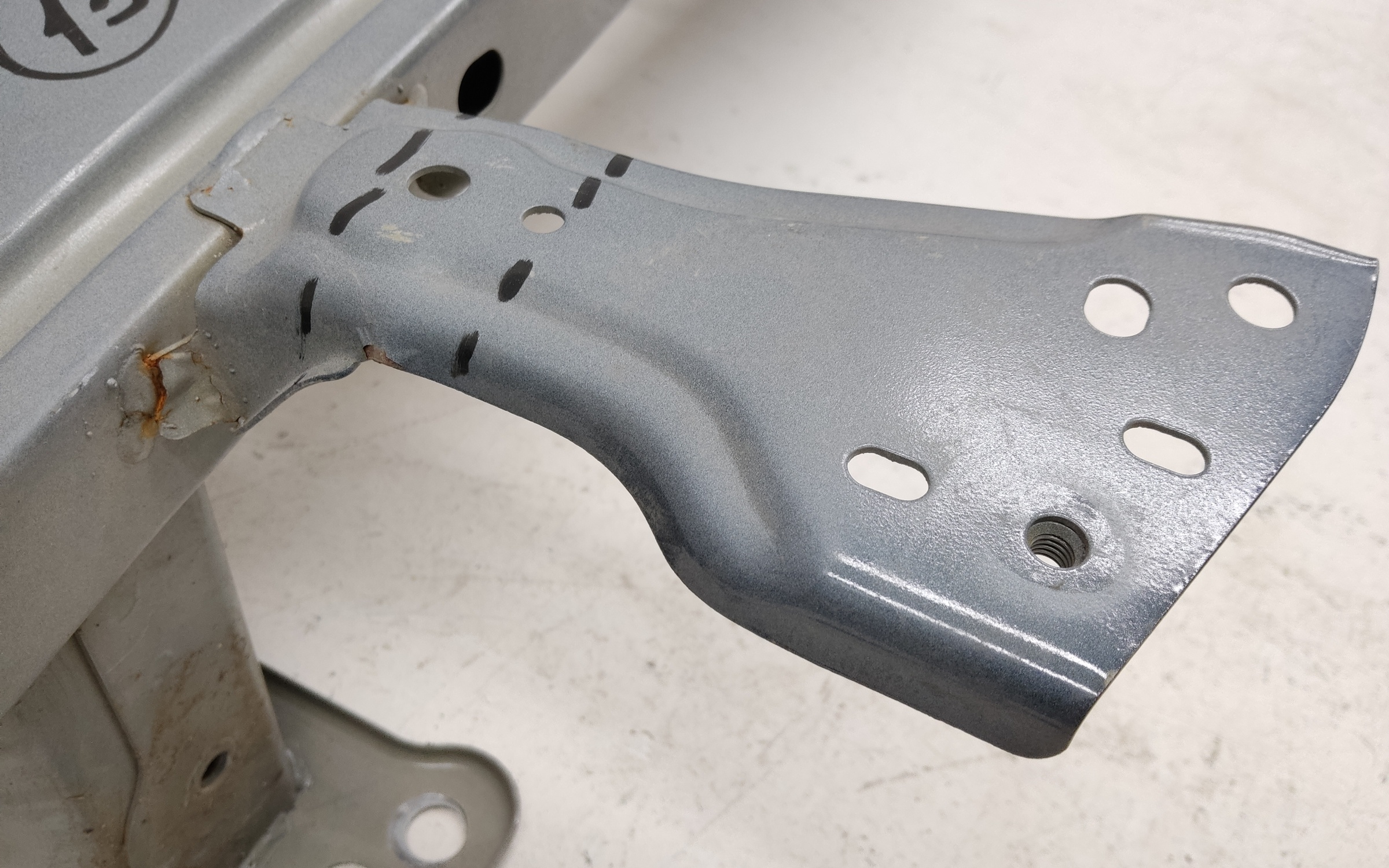 Усилитель переднего бампера Geely Okavango Restail