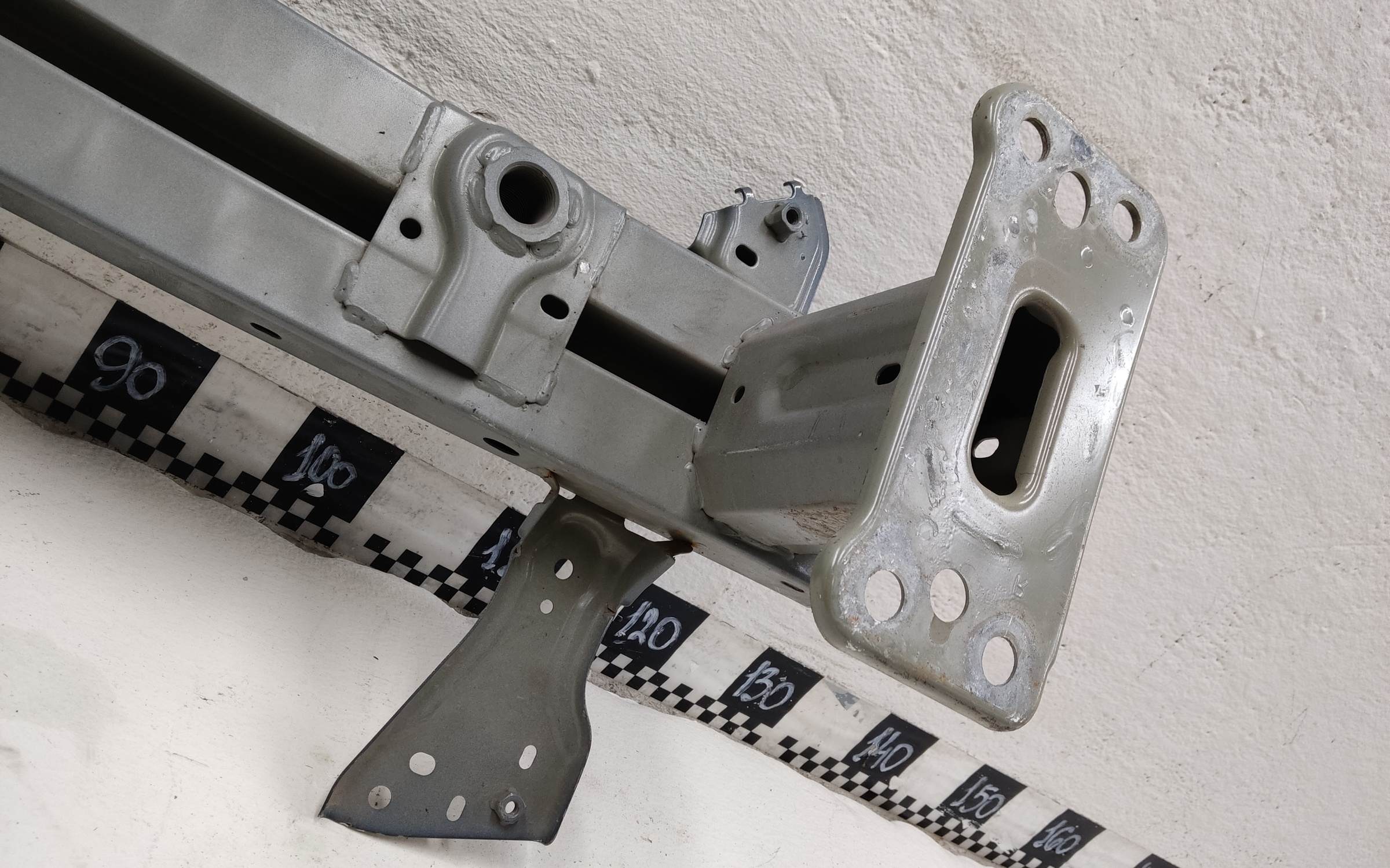 Усилитель переднего бампера Geely Okavango Restail