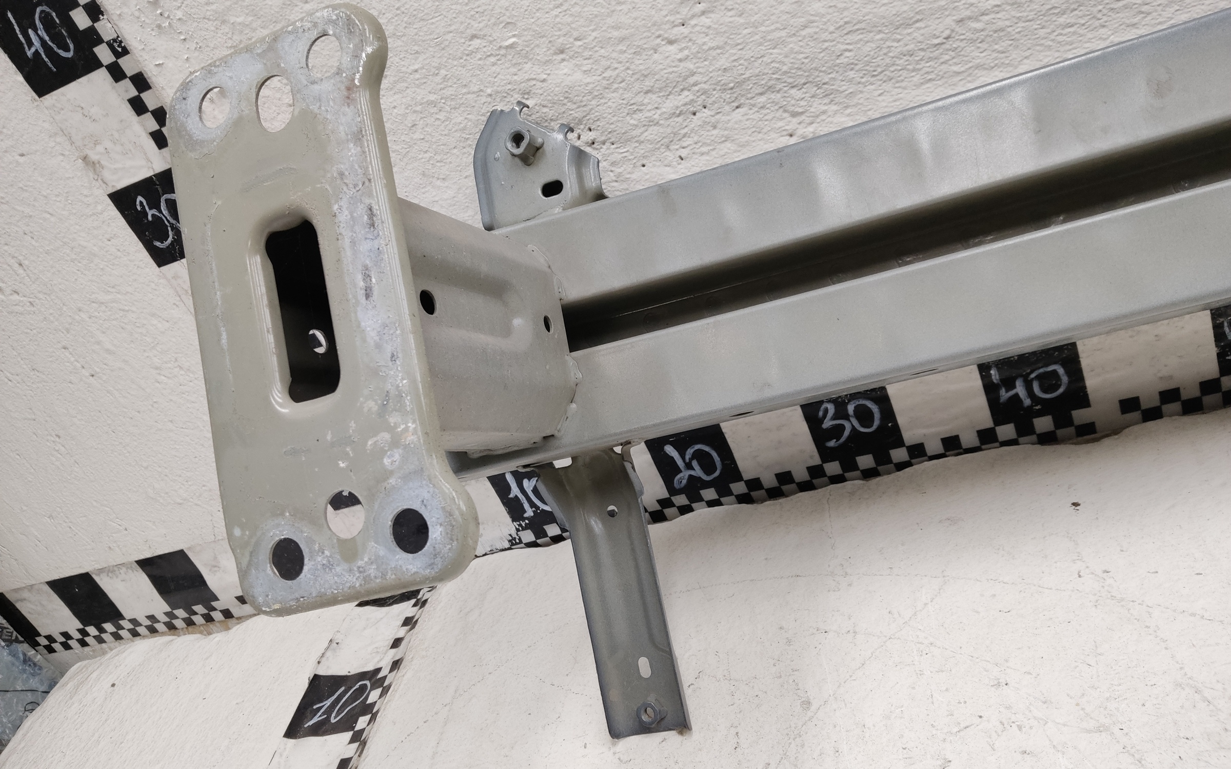 Усилитель переднего бампера Geely Okavango Restail