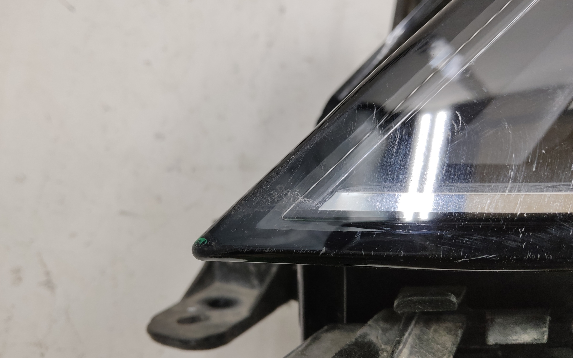 Фара передняя левая Exeed RX LED