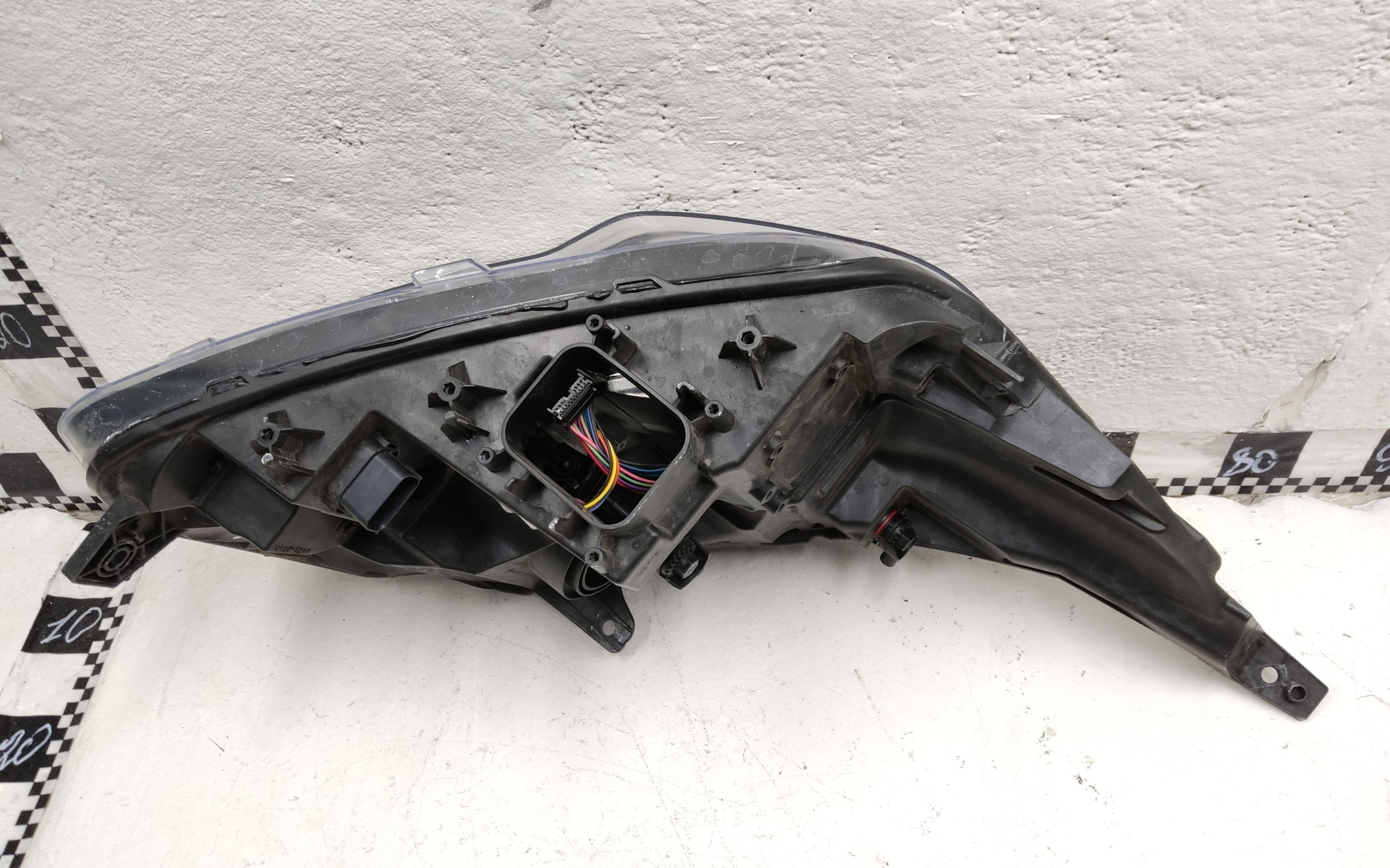 Фара передняя левая Ford Explorer 5 Restail LED