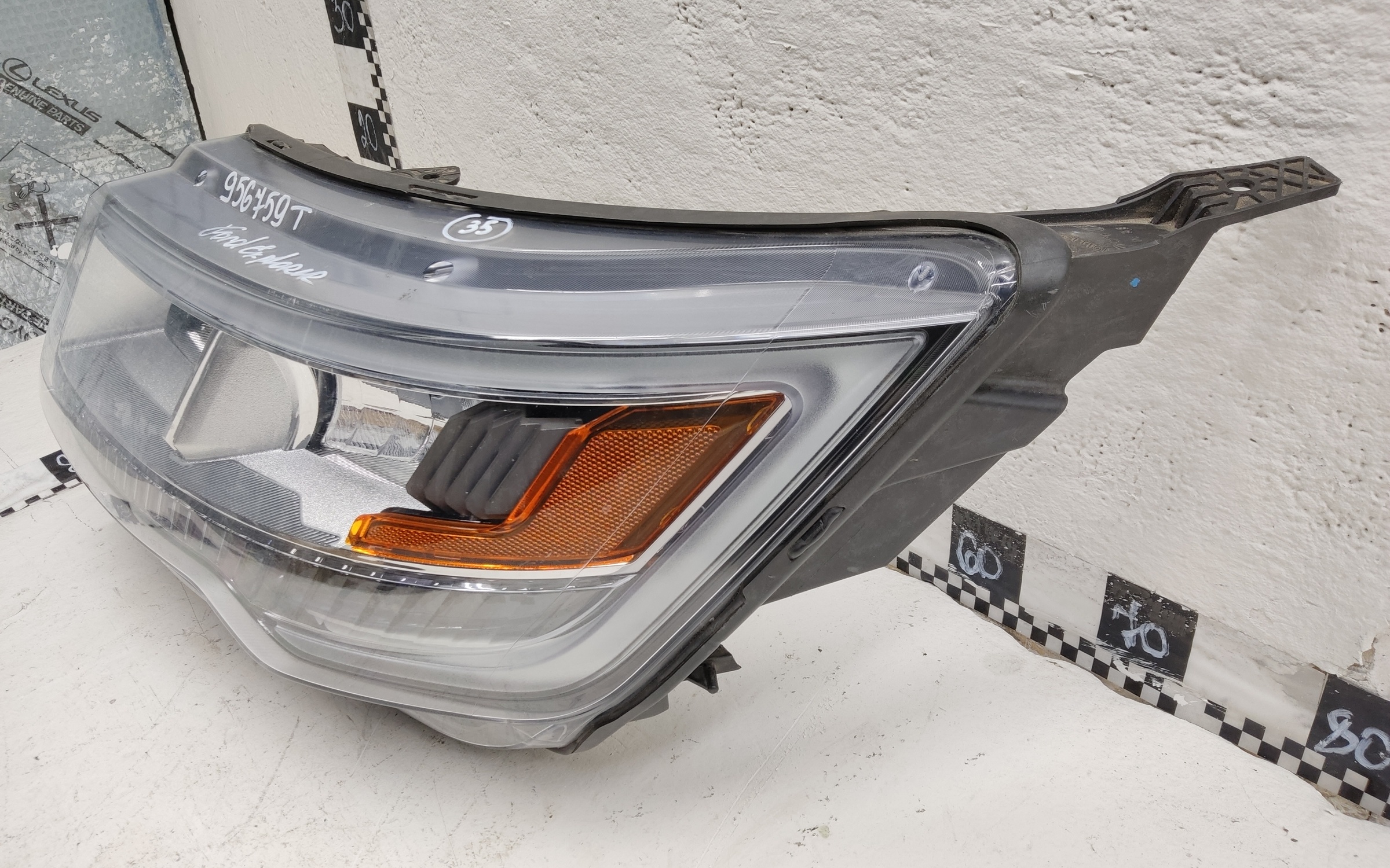 Фара передняя левая Ford Explorer 5 Restail LED