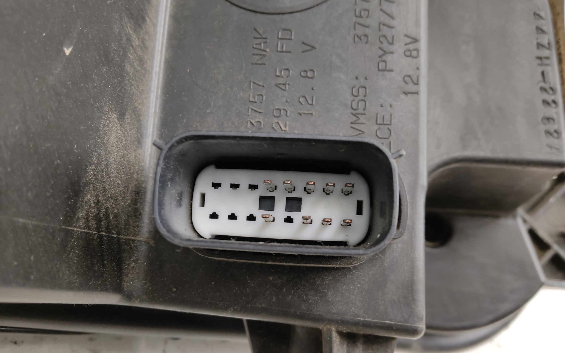 Фара передняя левая Ford Explorer 5 Restail LED