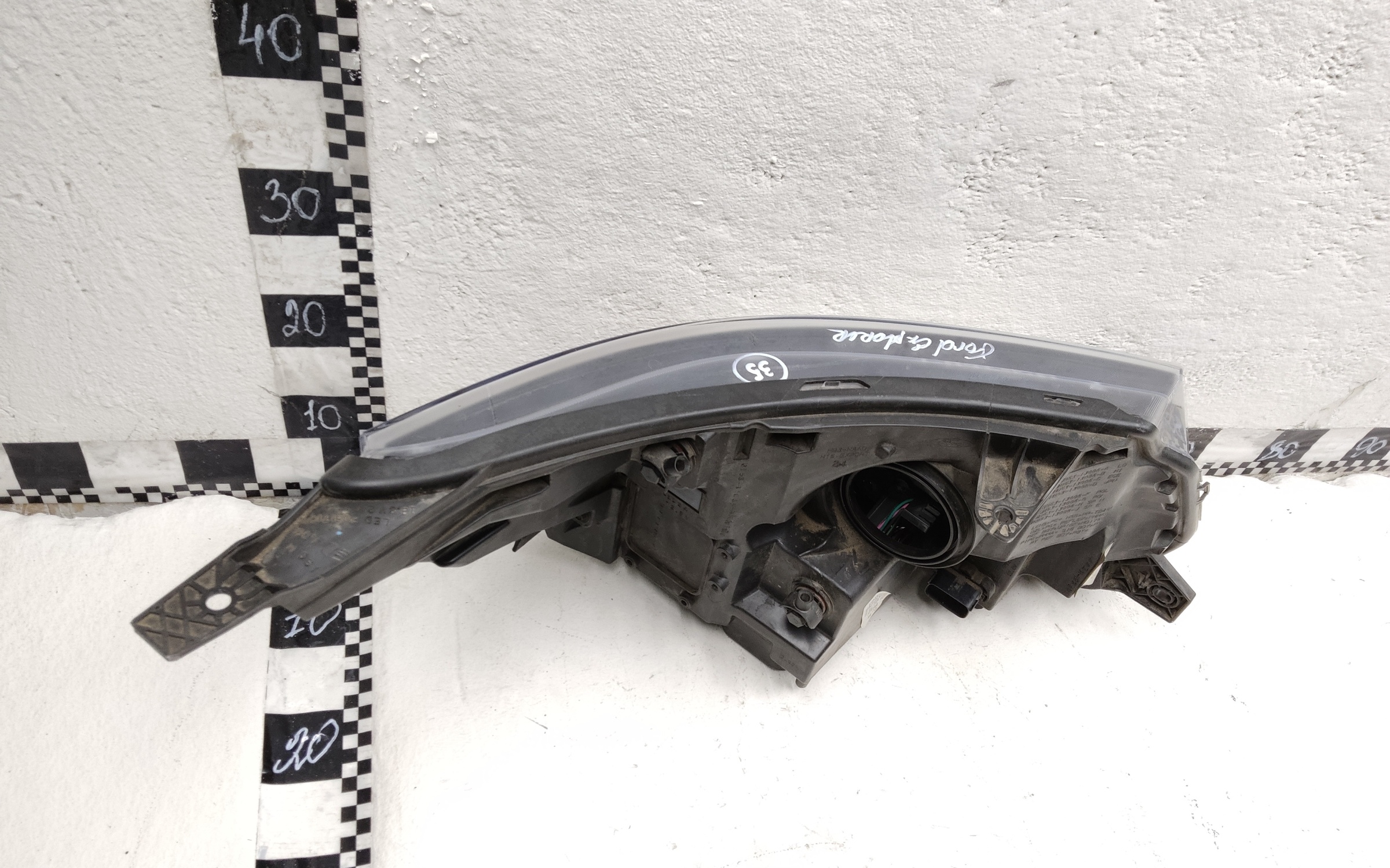 Фара передняя левая Ford Explorer 5 Restail LED