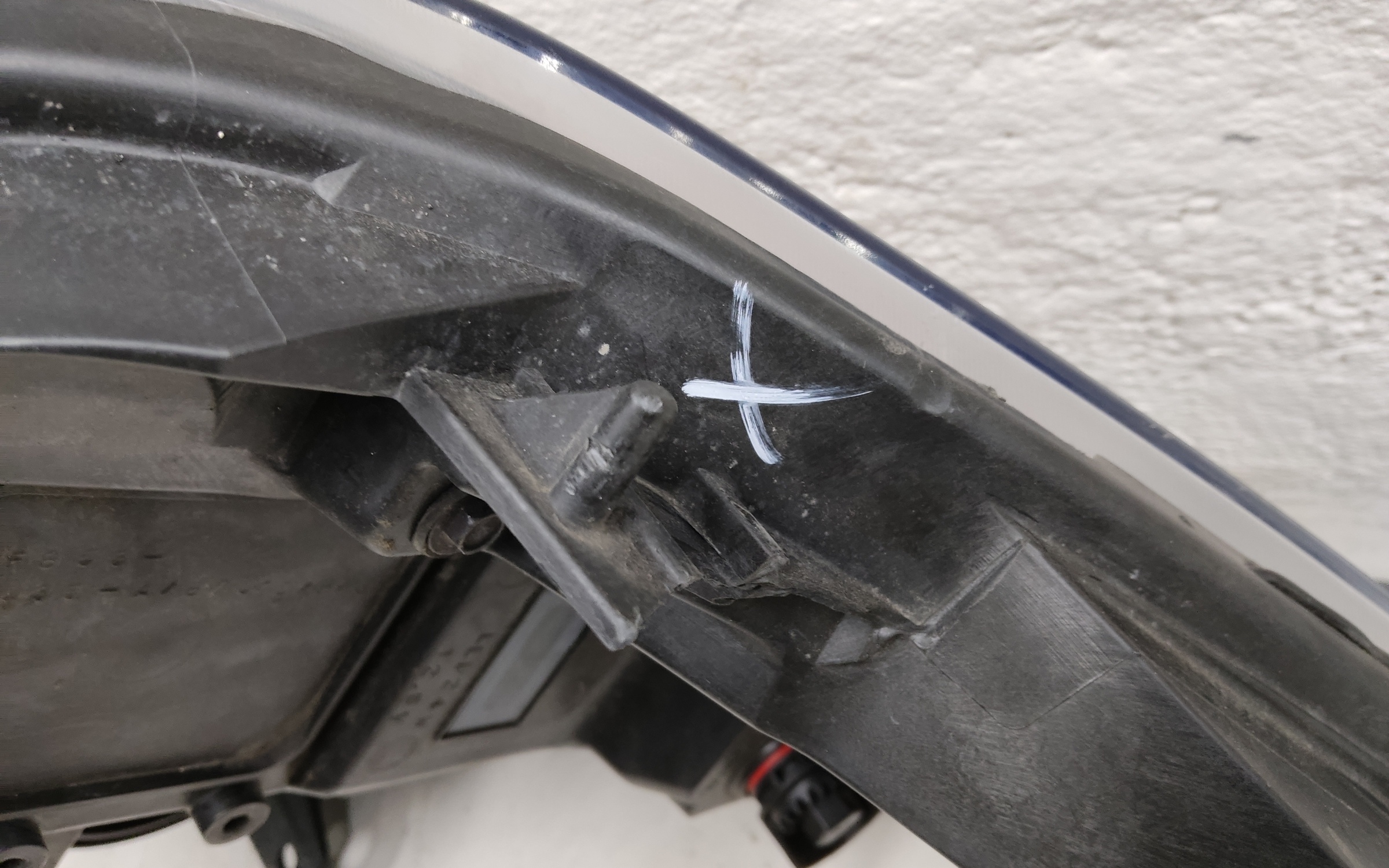 Фара передняя левая Ford Explorer 5 Restail LED