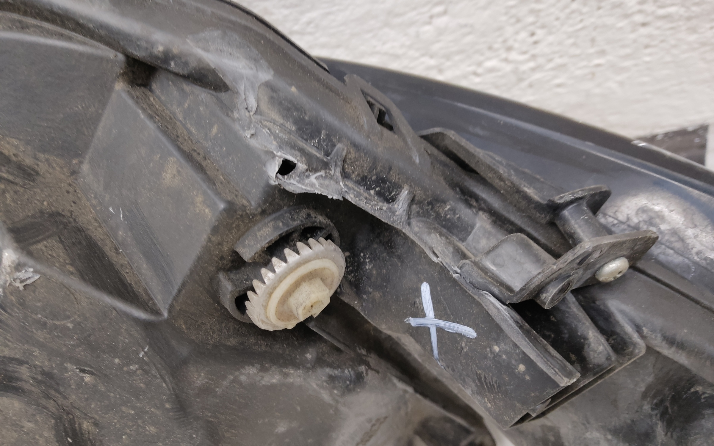 Фара передняя левая Toyota Camry V70 Restail LED