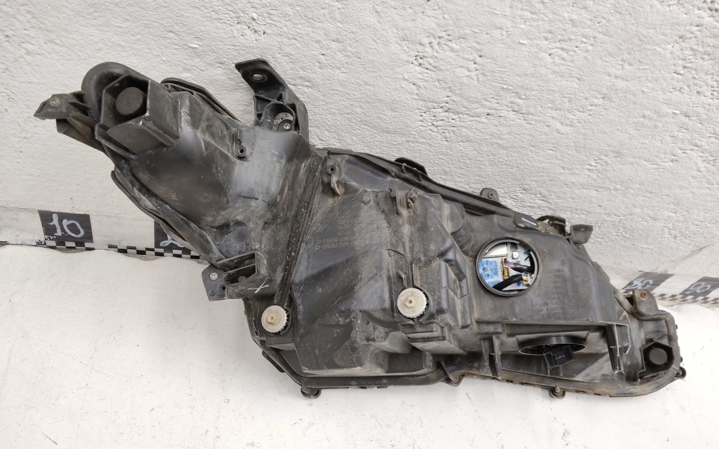 Фара передняя левая Toyota Camry V70 Restail LED
