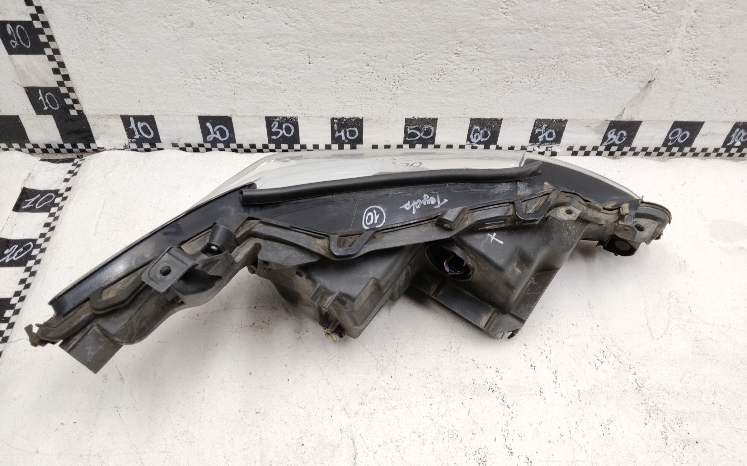 Фара передняя левая Toyota Camry V70 Restail LED