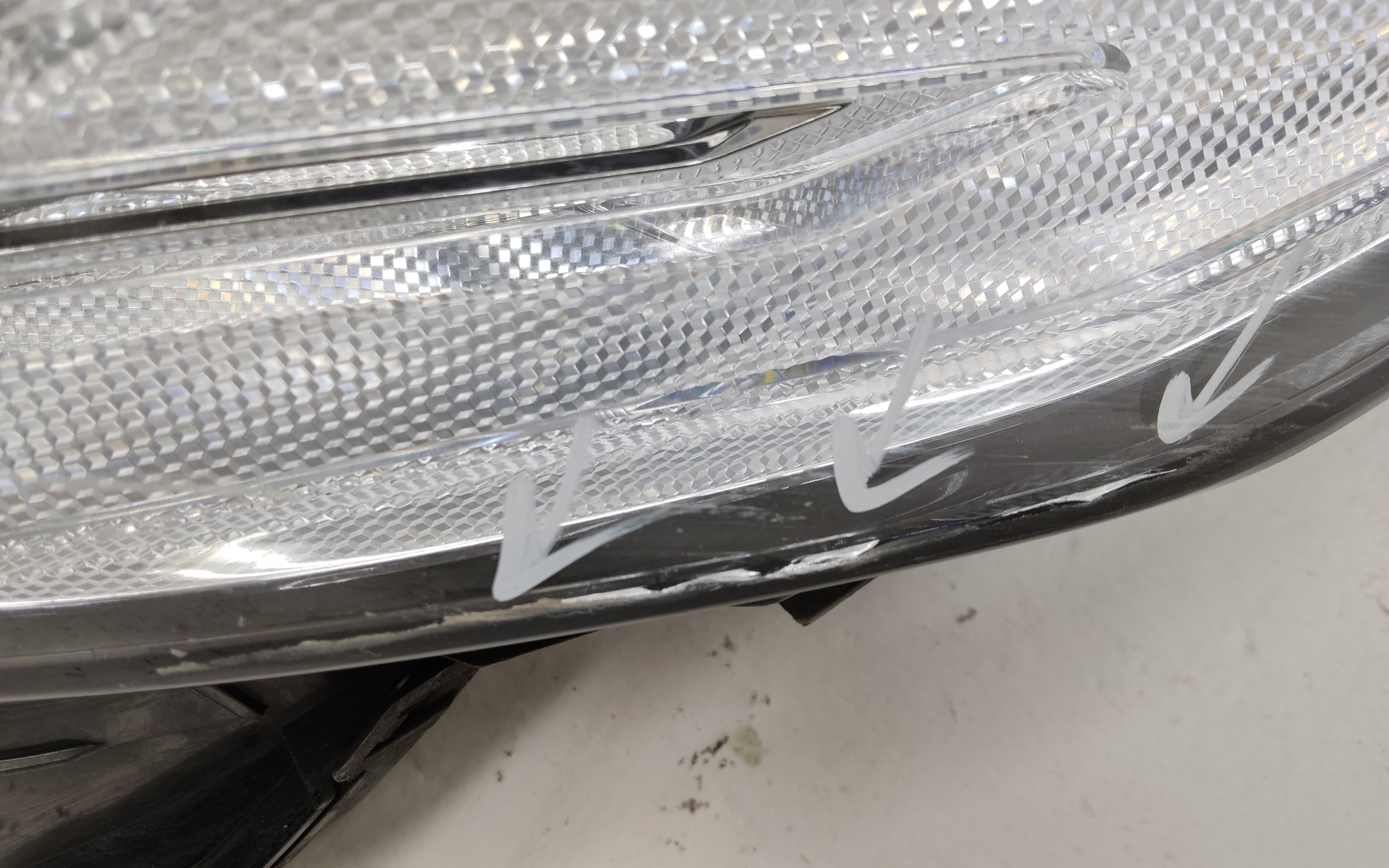 Фара передняя левая Toyota Camry V70 Restail LED