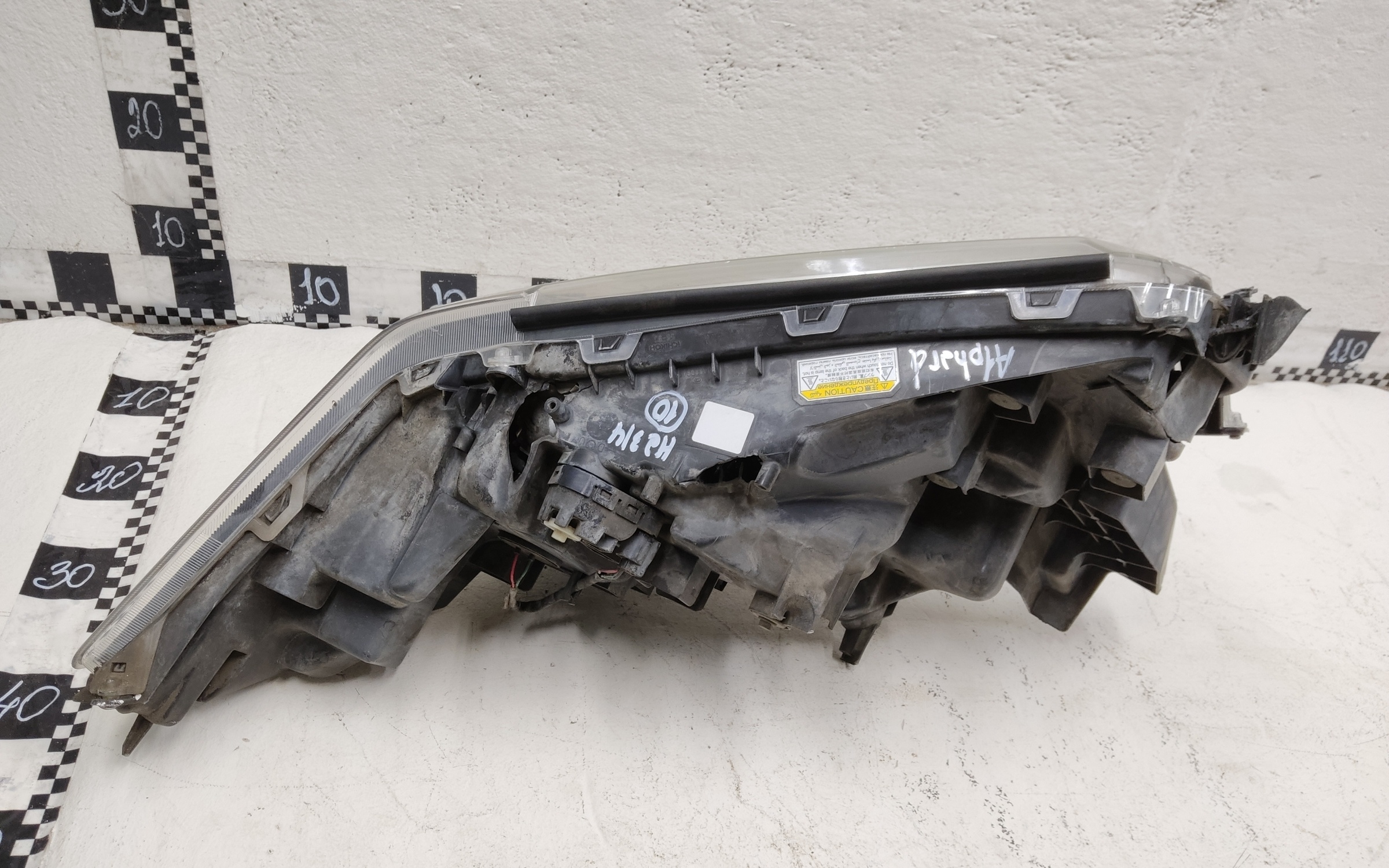 Фара передняя левая Toyota Alphard 3 Restail